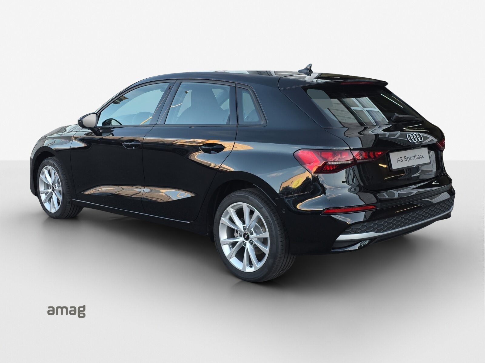 AUDI A3 Sportback TFSI 110 kW Attraction, Essence, Véhicule neuf pré-immatriculé, Automatique - 3