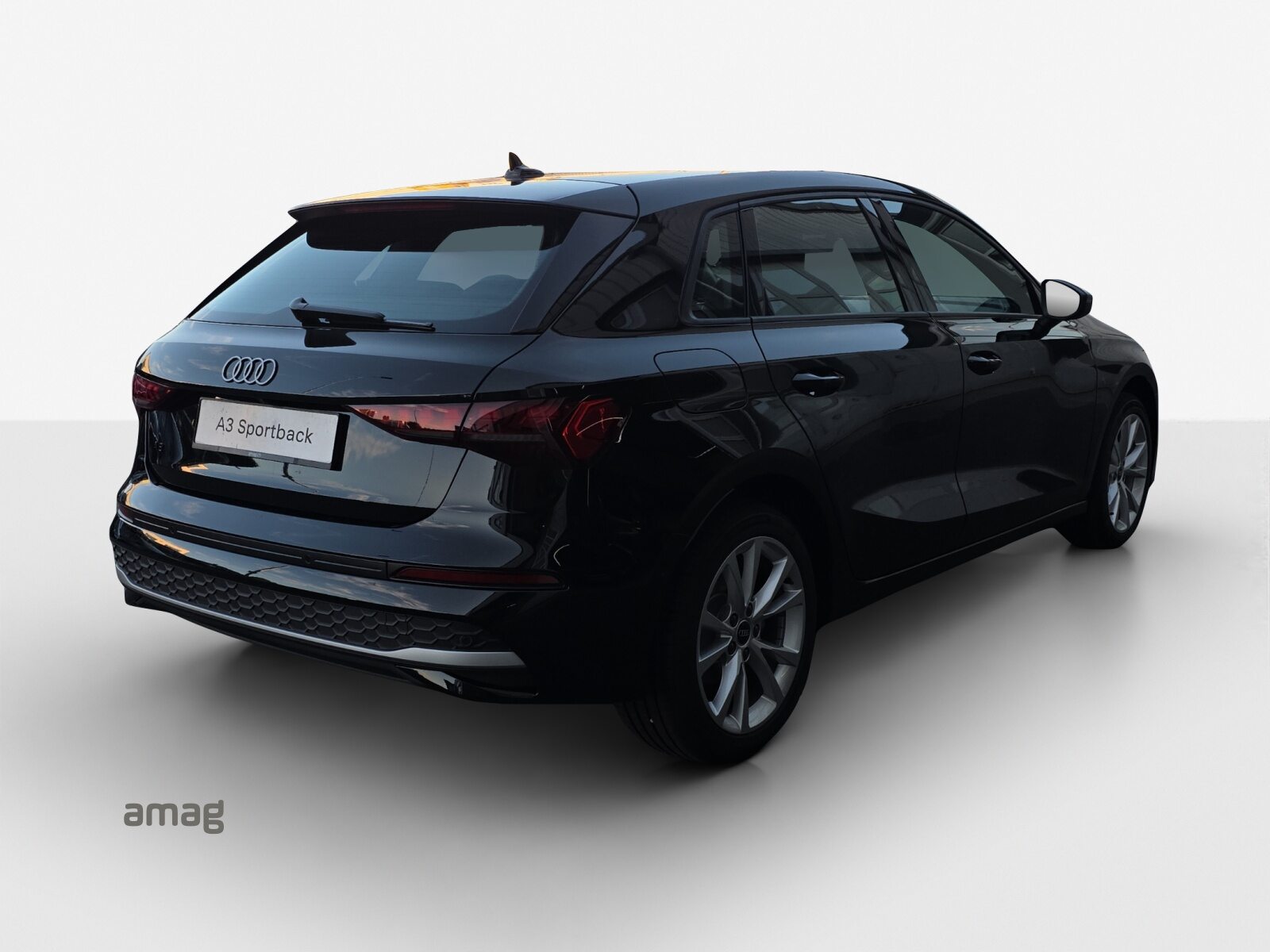AUDI A3 Sportback TFSI 110 kW Attraction, Essence, Véhicule neuf pré-immatriculé, Automatique - 5