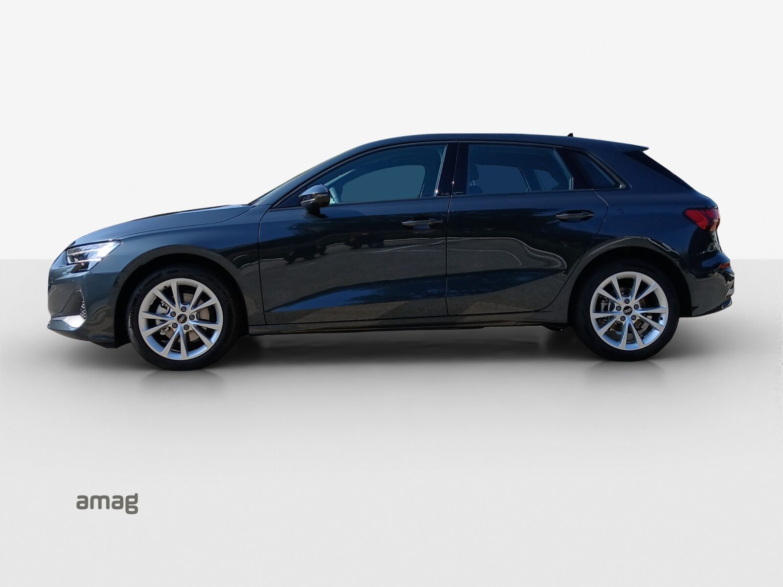 AUDI A3 Sportback TFSI 110 kW Attraction, Benzin, Neues Fahrzeug mit Tageszulassung, Automatik - 2