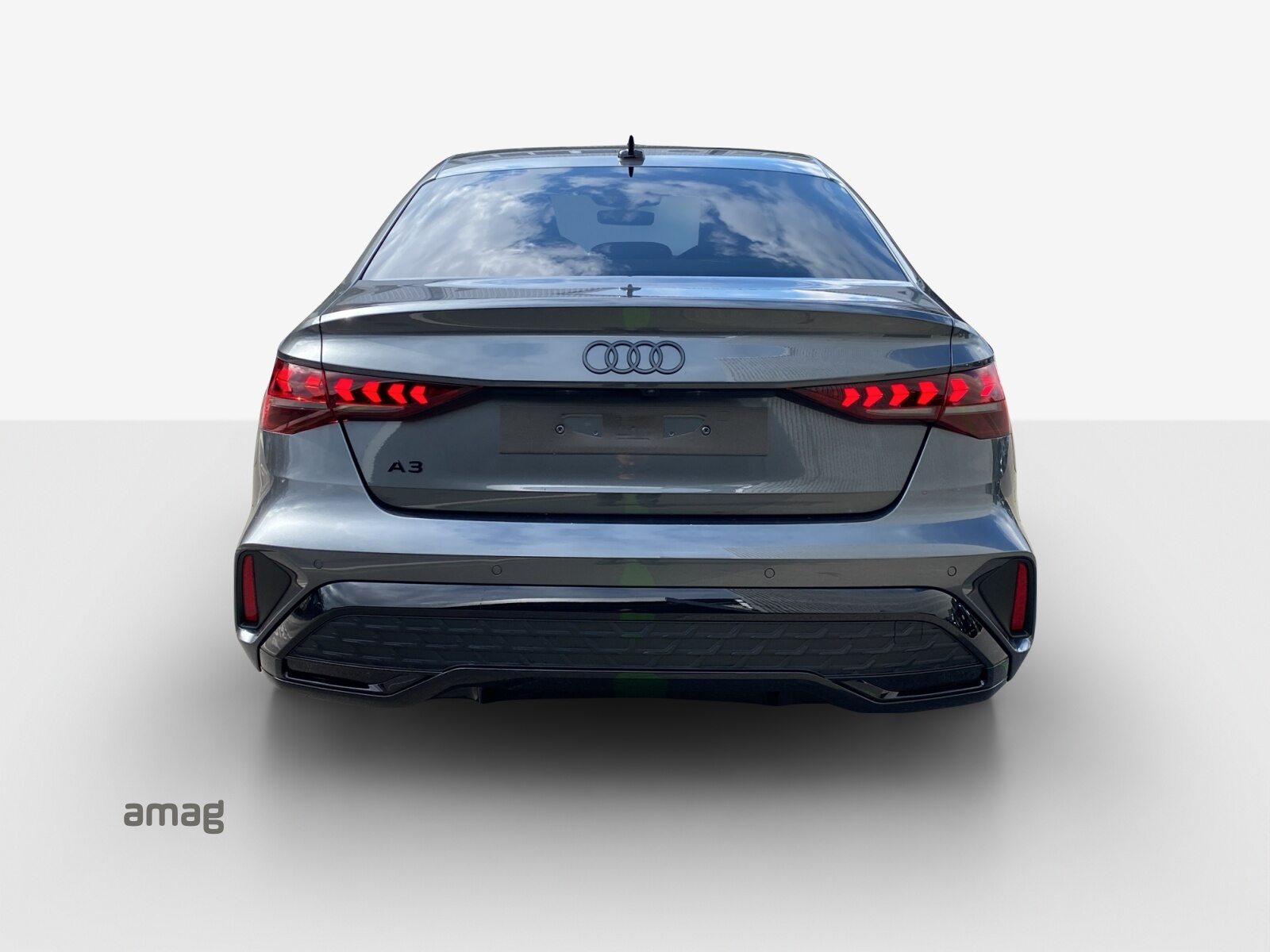 AUDI A3 Limousine TFSI 110 kW S line Attraction, Petrol, Pre-registered new car, Automatic - 4