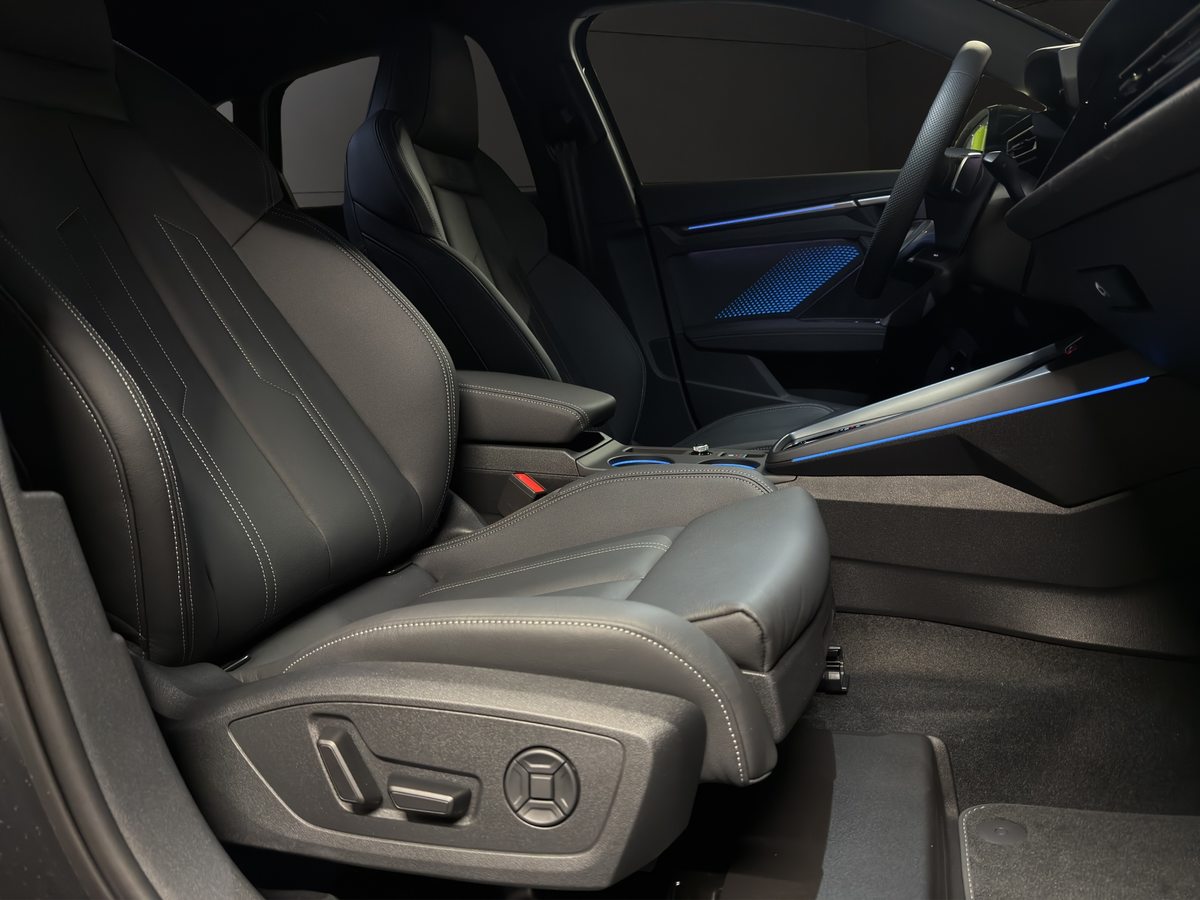 AUDI A3 as 35 TFSI S tronic, Essence, Voiture nouvelle, Automatique - 4