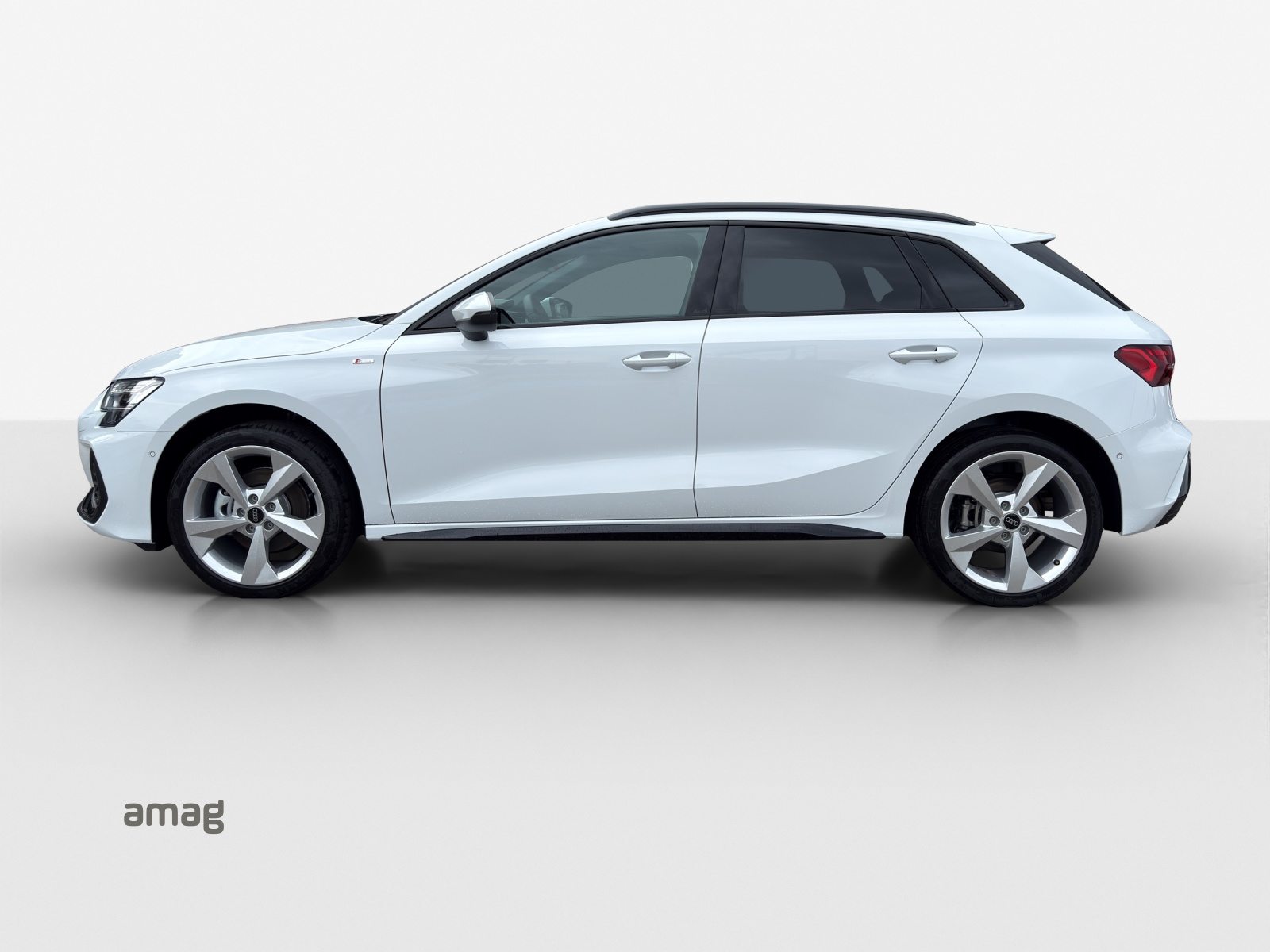 AUDI A3 Sportback 40 TFSI S line, Petrol, New car, Automatic - 2