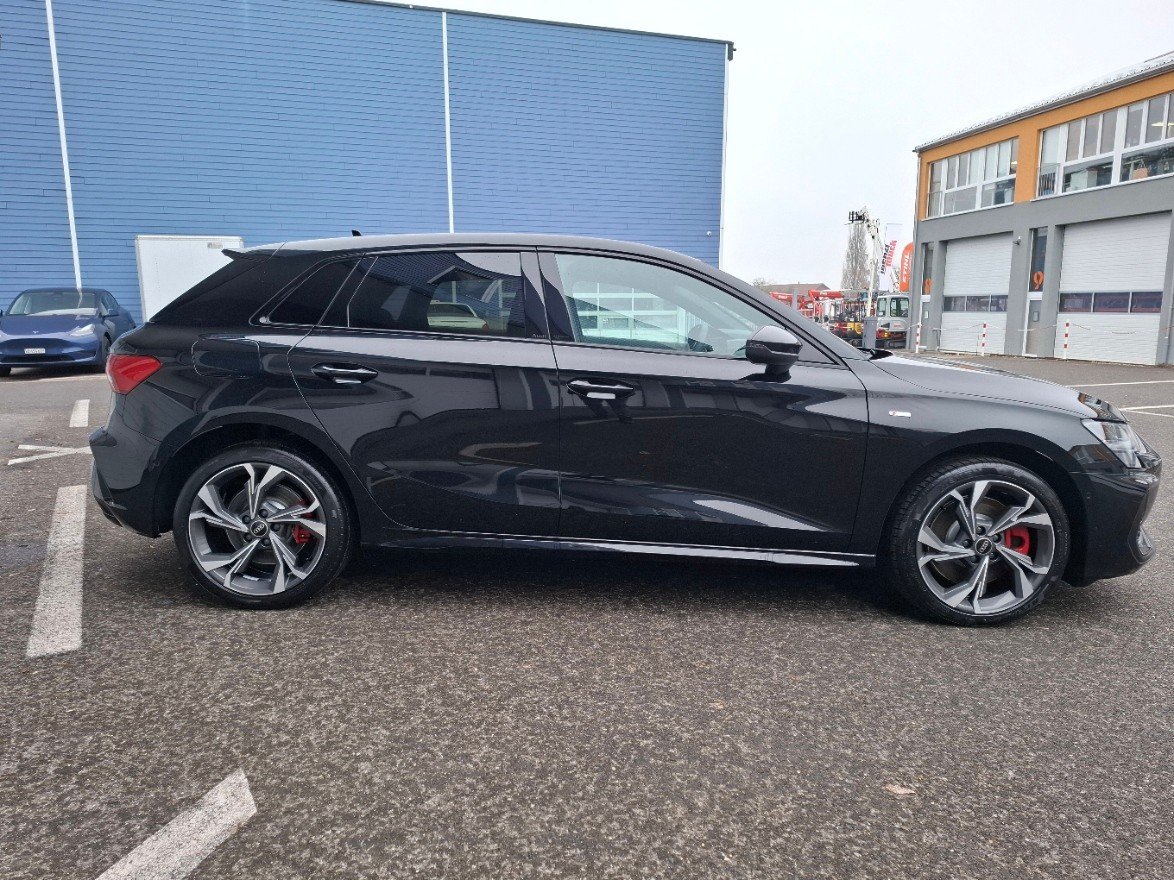 AUDI A3 Sportback 45 TFSI e S line S-tronic, Hybride Rechargeable Essence/Électricité, Voiture nouvelle, Automatique - 4