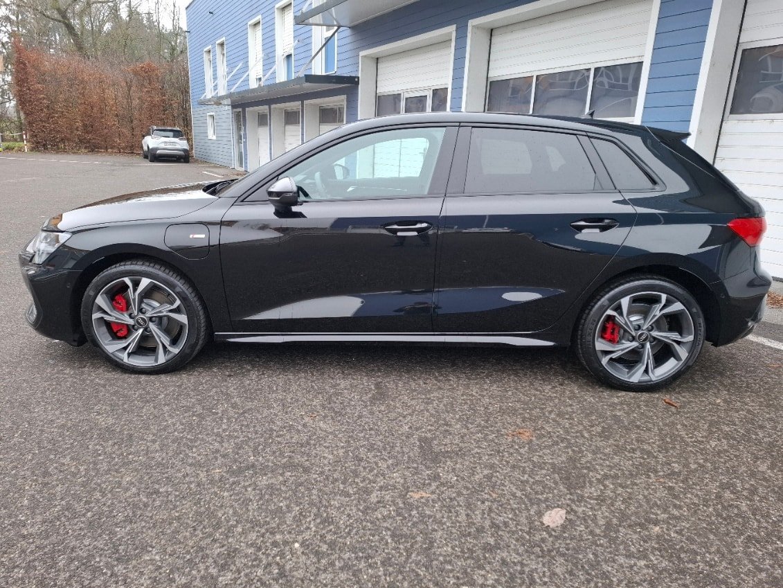 AUDI A3 Sportback 45 TFSI e S line S-tronic, Hybride Rechargeable Essence/Électricité, Voiture nouvelle, Automatique - 5