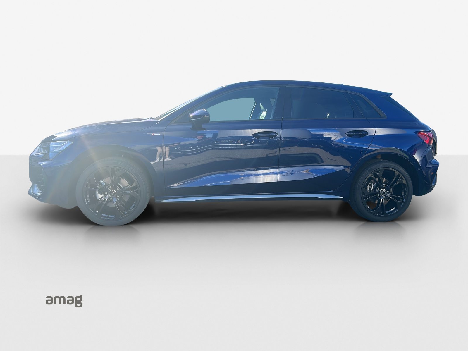 AUDI A3 Sportback TFSI 110 kW S line Attraction, Essence, Voiture nouvelle, Automatique - 2