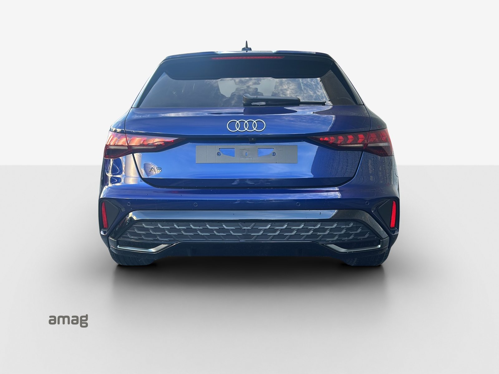 AUDI A3 Sportback TFSI 110 kW S line Attraction, Essence, Voiture nouvelle, Automatique - 4