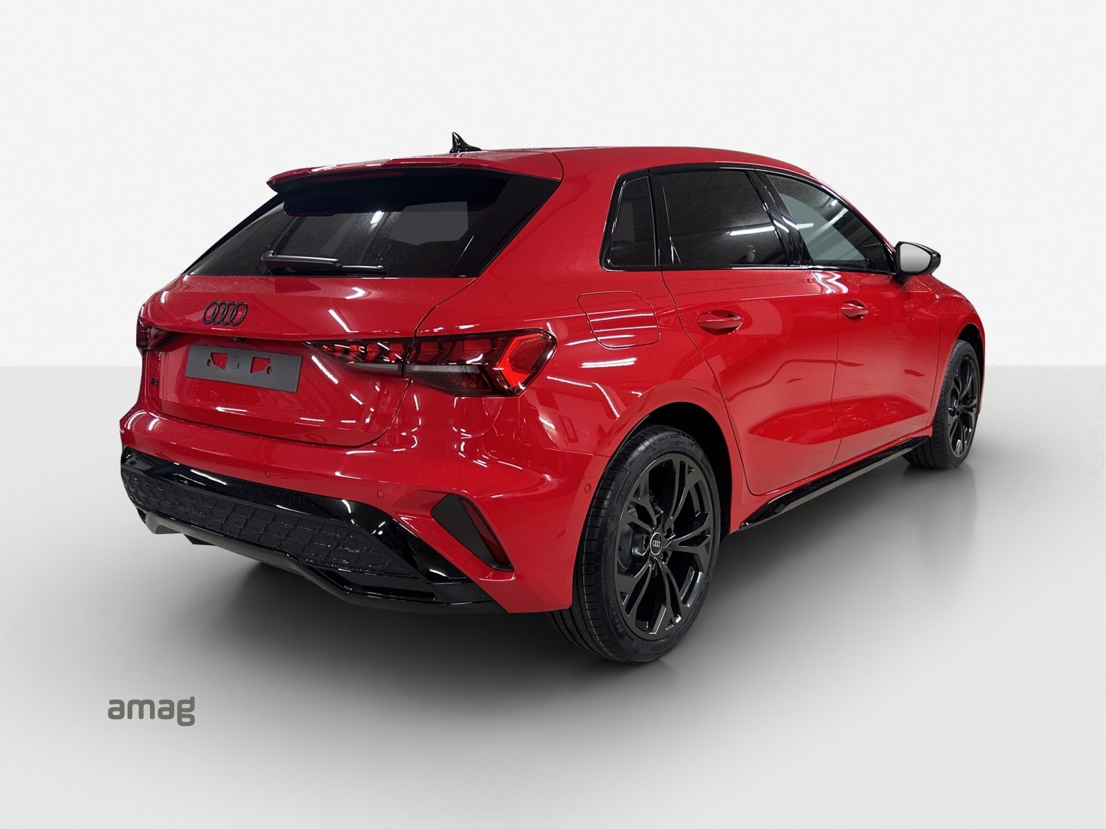 AUDI A3 Sportback TFSI 110 kW S line Attraction, Benzin, Neuwagen, Automatik - 5
