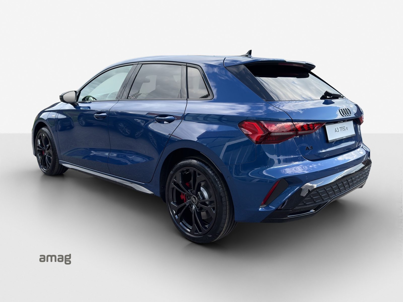 AUDI A3 Sportback 45 TFSI e S line Attraction, Hybride Intégral Essence/Électricité, Voiture nouvelle, Automatique - 3