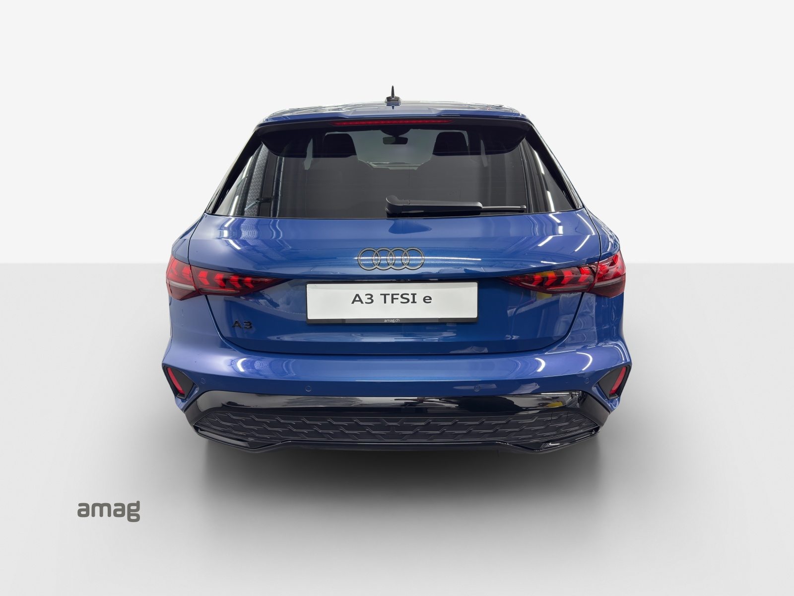 AUDI A3 Sportback 45 TFSI e S line Attraction, Hybride Intégral Essence/Électricité, Voiture nouvelle, Automatique - 4