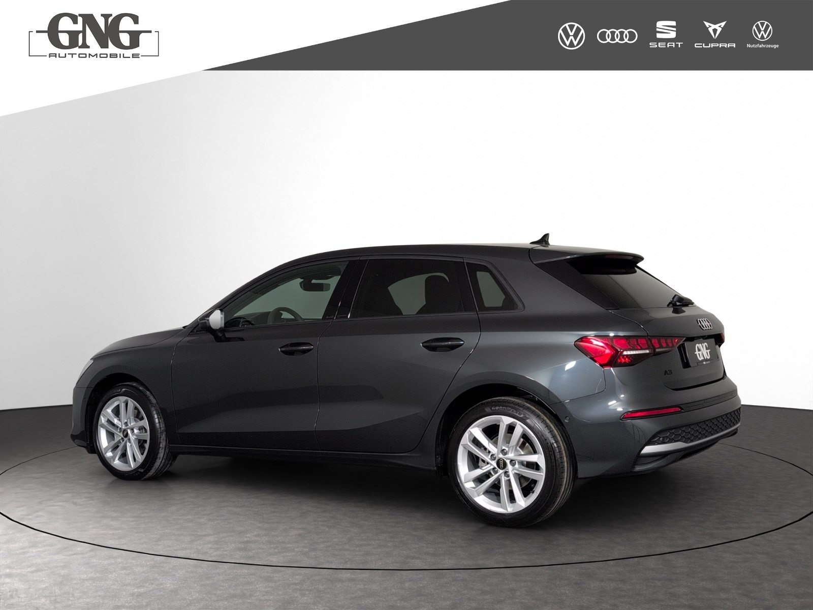 AUDI A3 Sportback TFSI 110 kW Attraction, Petrol, New car, Automatic - 2