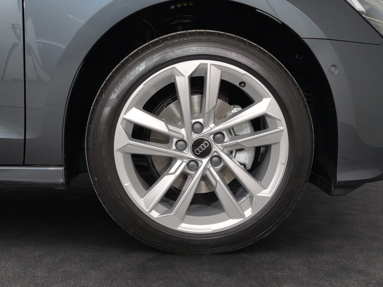 AUDI A3 Sportback TFSI 110 kW Attraction, Petrol, New car, Automatic - 5