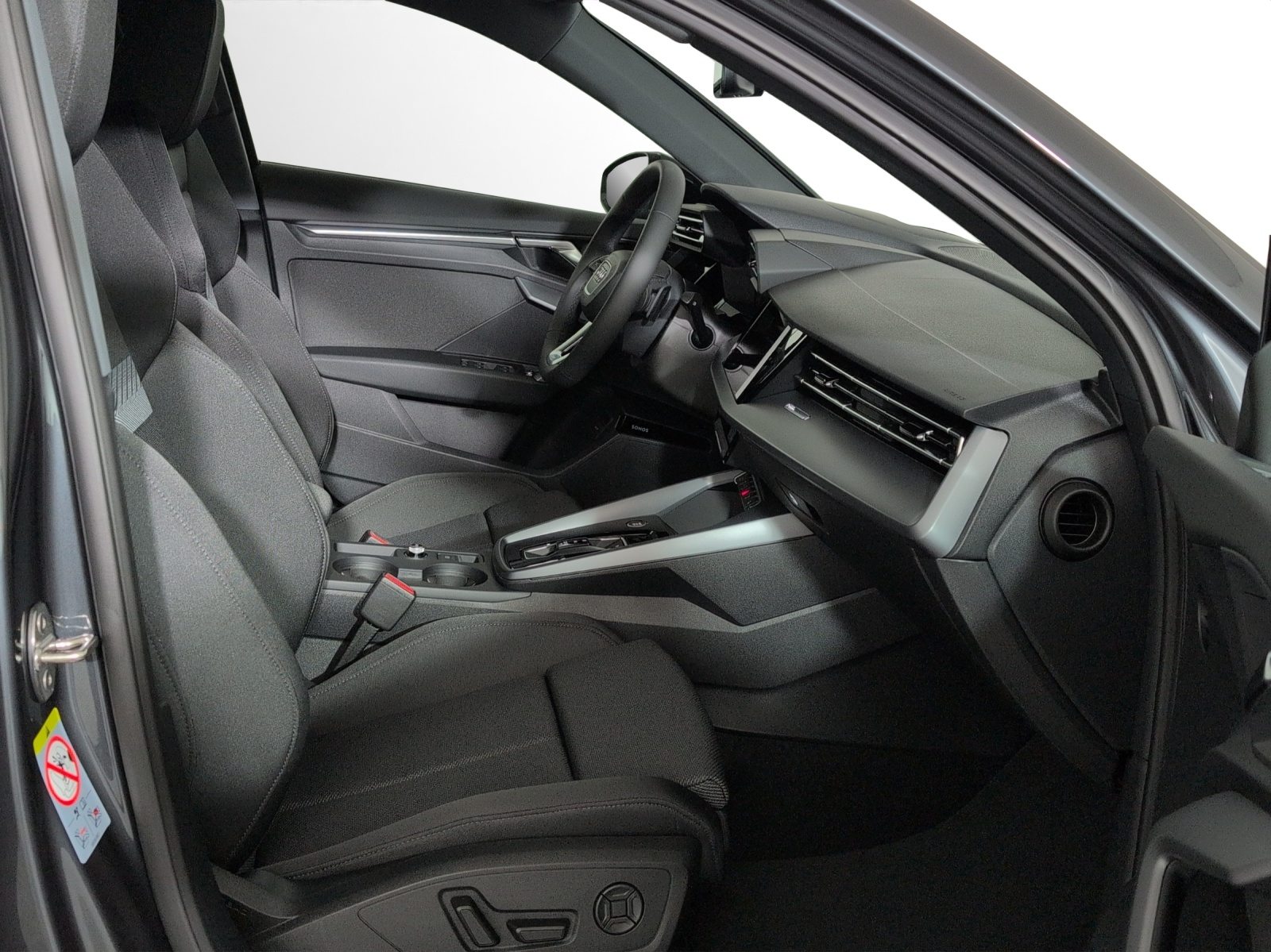 AUDI A3 Sportback TFSI 110 kW Attraction, Petrol, New car, Automatic - 7