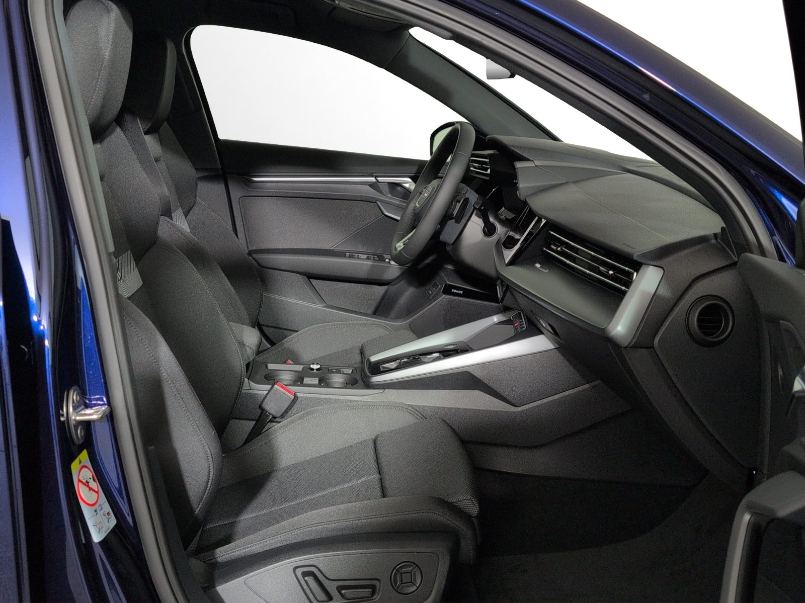 AUDI A3 Sportback TFSI 110 kW Attraction, Petrol, New car, Automatic - 7