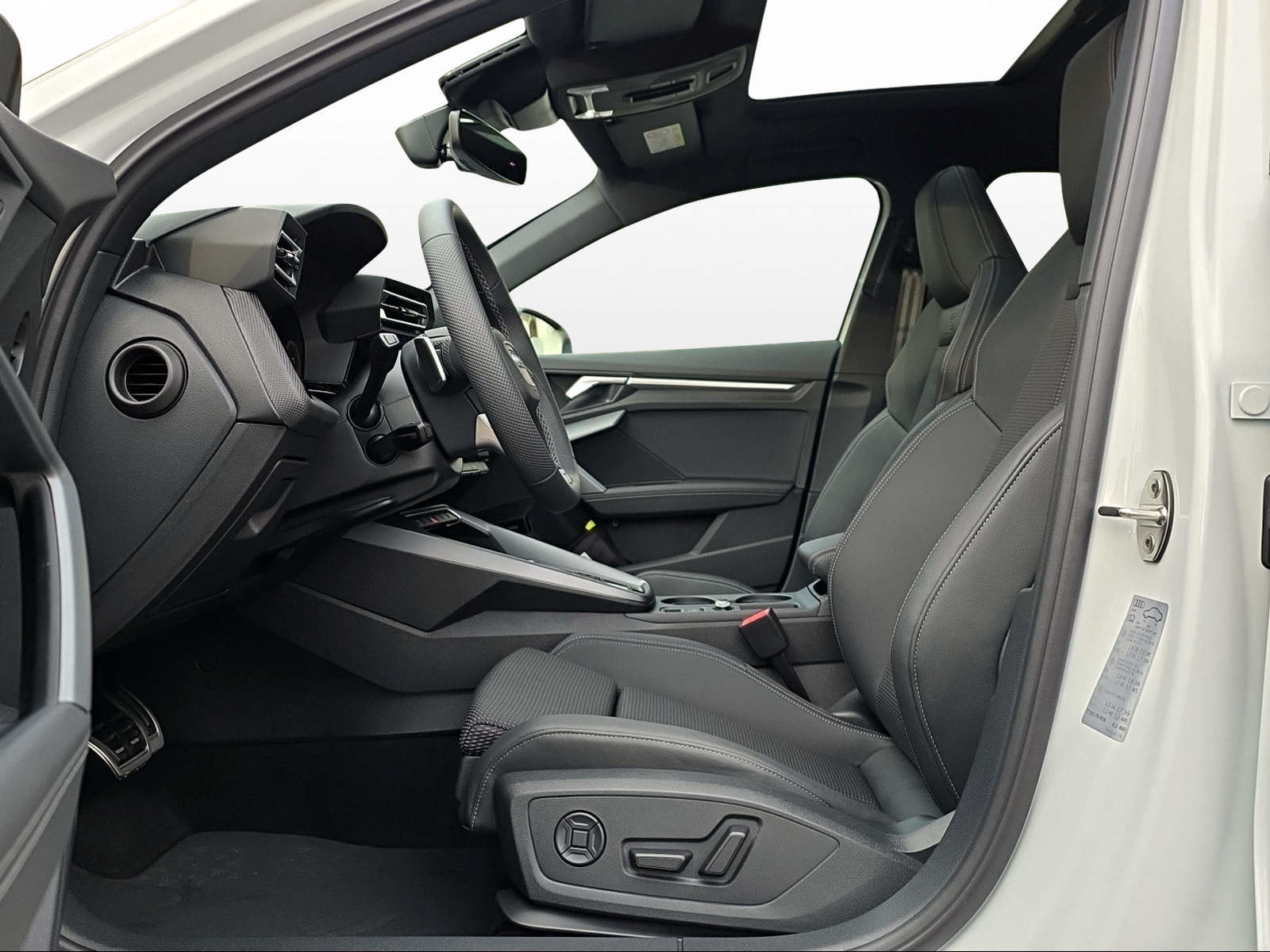 AUDI A3 Sportback TFSI 150 kW S line, Petrol, New car, Automatic - 7