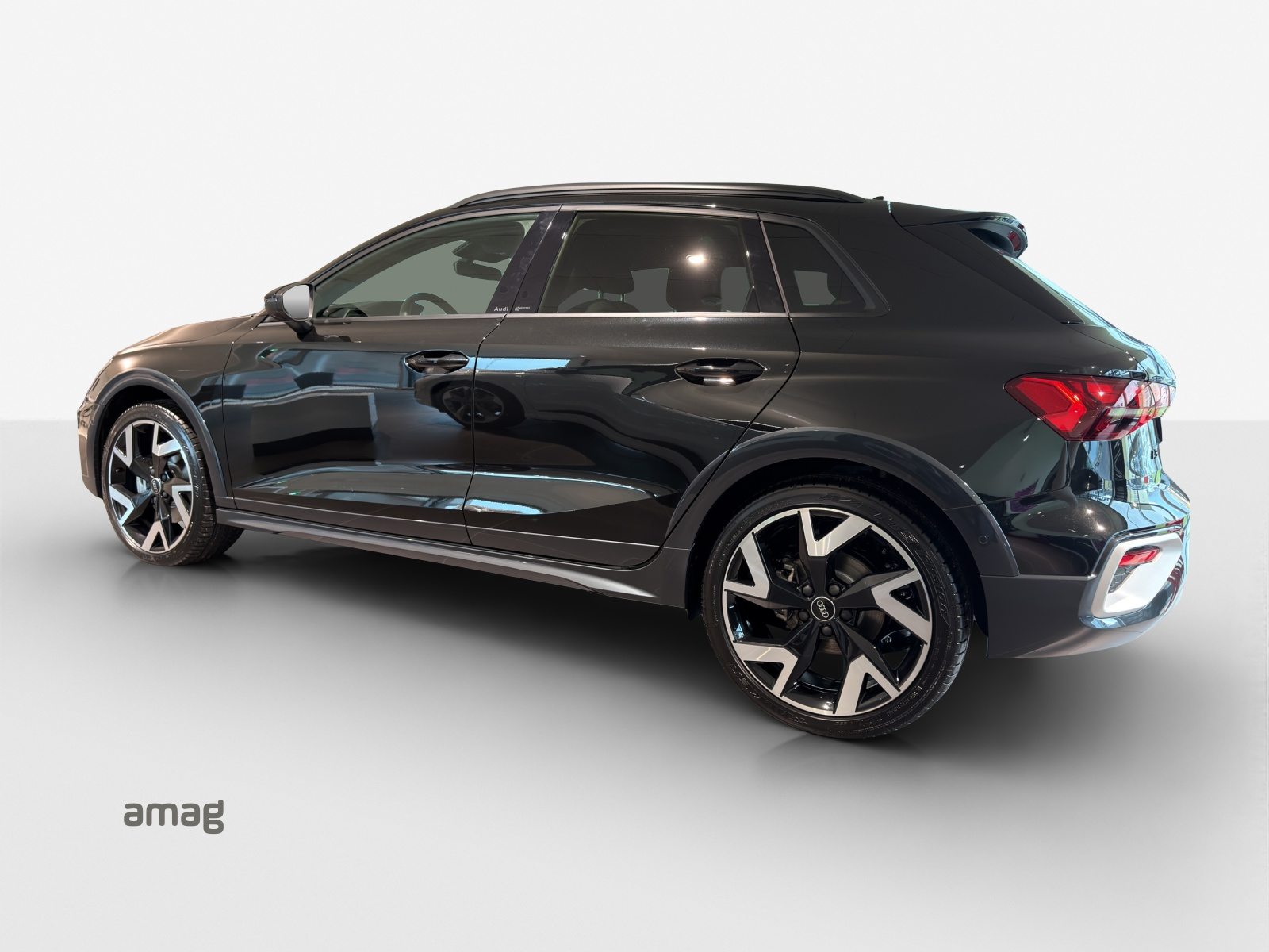 AUDI A3 allstreet TFSI 110 kW Attraction, Essence, Voiture nouvelle, Automatique - 2