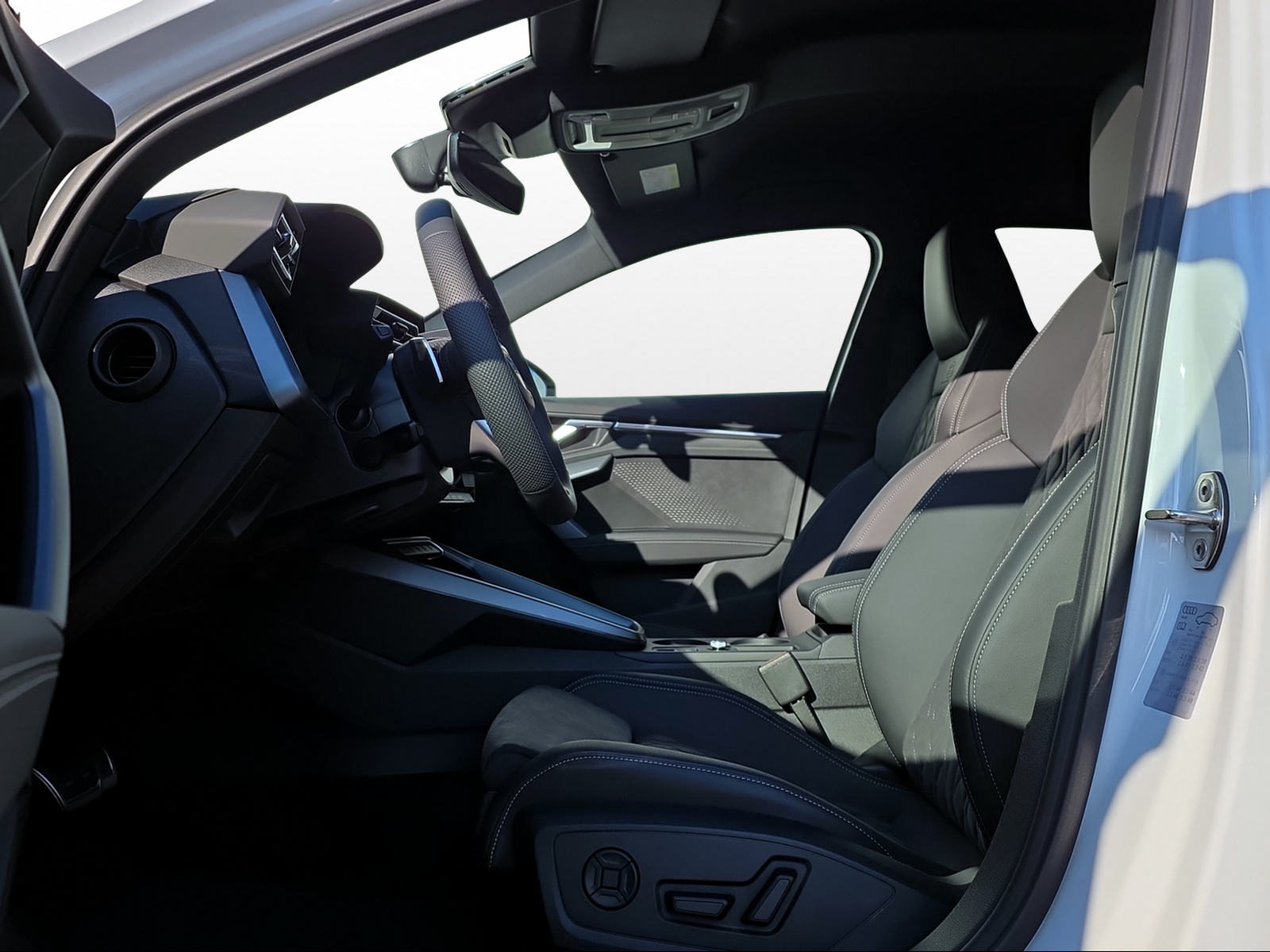 AUDI A3 Sportback TFSI e 200 kW S line Attraction, Full-Hybrid Petrol/Electric, New car, Automatic - 7