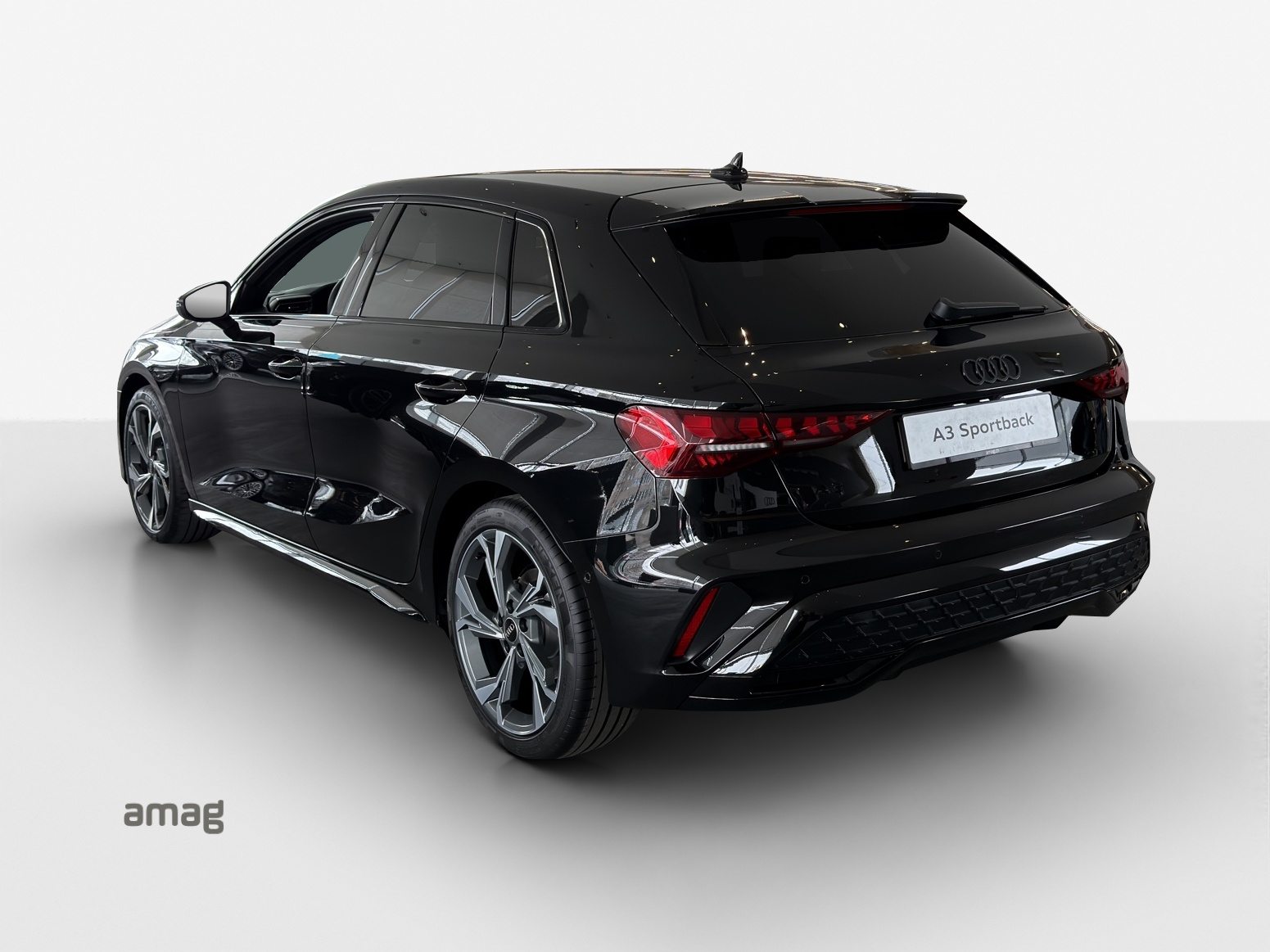 AUDI A3 Sportback TFSI 110 kW S line, Essence, Voiture nouvelle, Automatique - 3