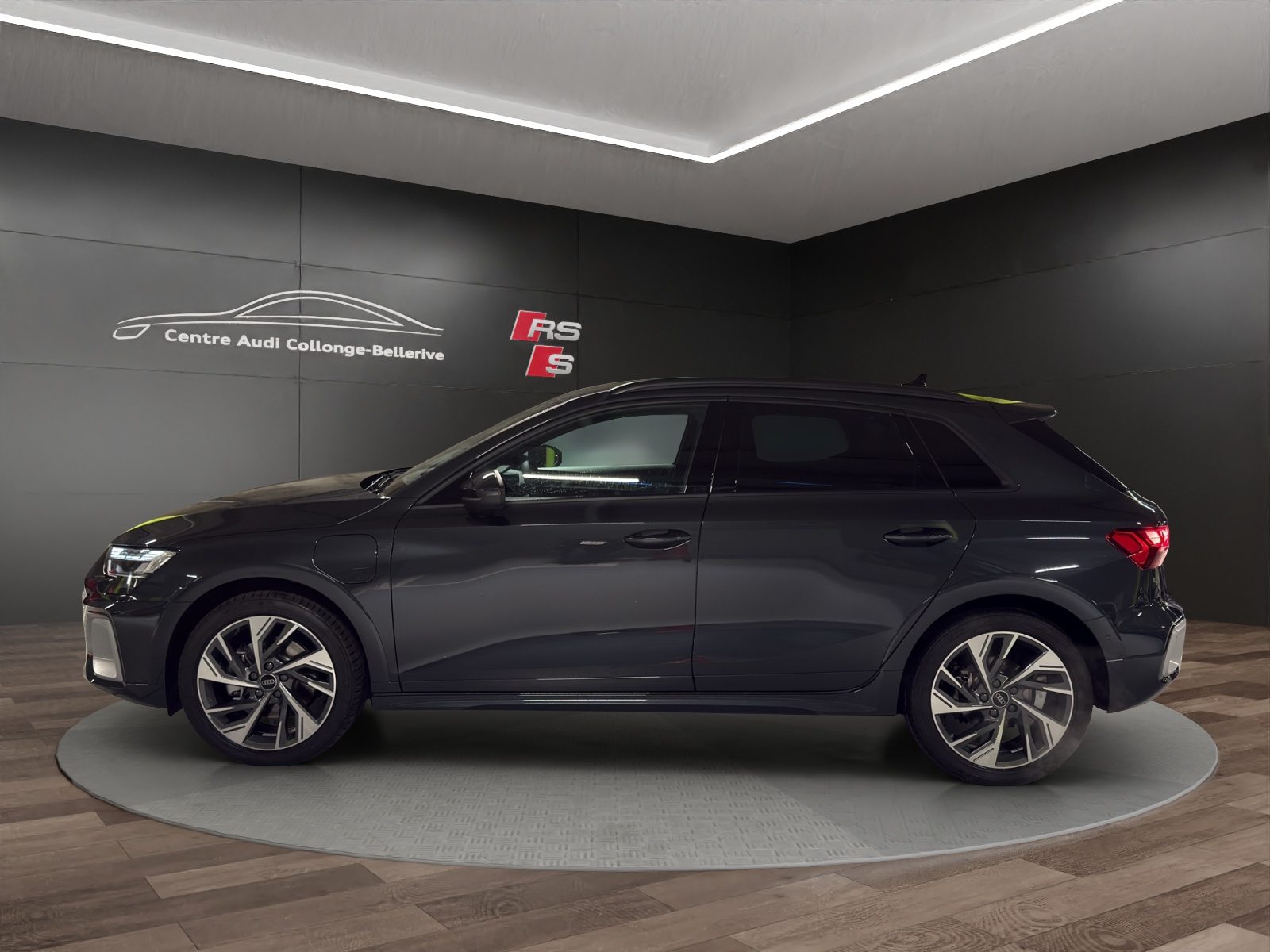 AUDI A3 allstreet TFSI e 150 kW Attraction, Voll-Hybrid Benzin/Elektro, Neuwagen, Automatik - 3