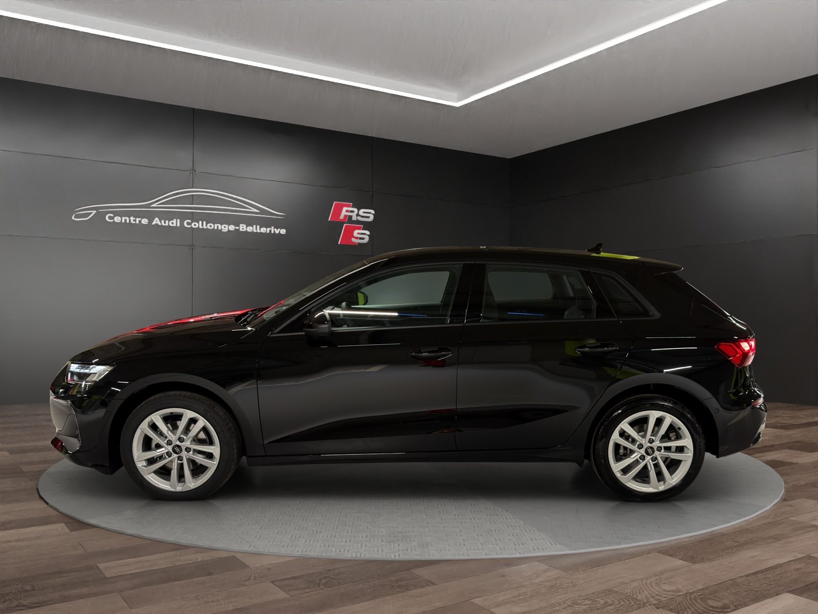 AUDI A3 Sportback TFSI 110 kW Attraction, Essence, Voiture nouvelle, Automatique - 3