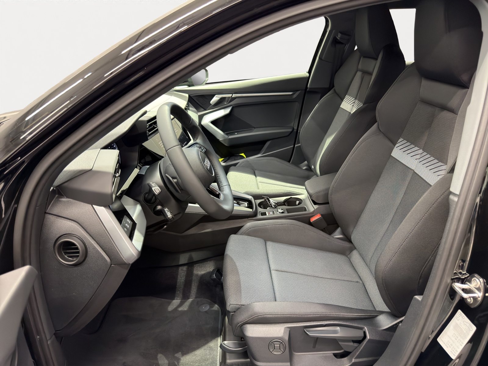 AUDI A3 Sportback TFSI 110 kW Attraction, Benzin, Neuwagen, Automatik - 5