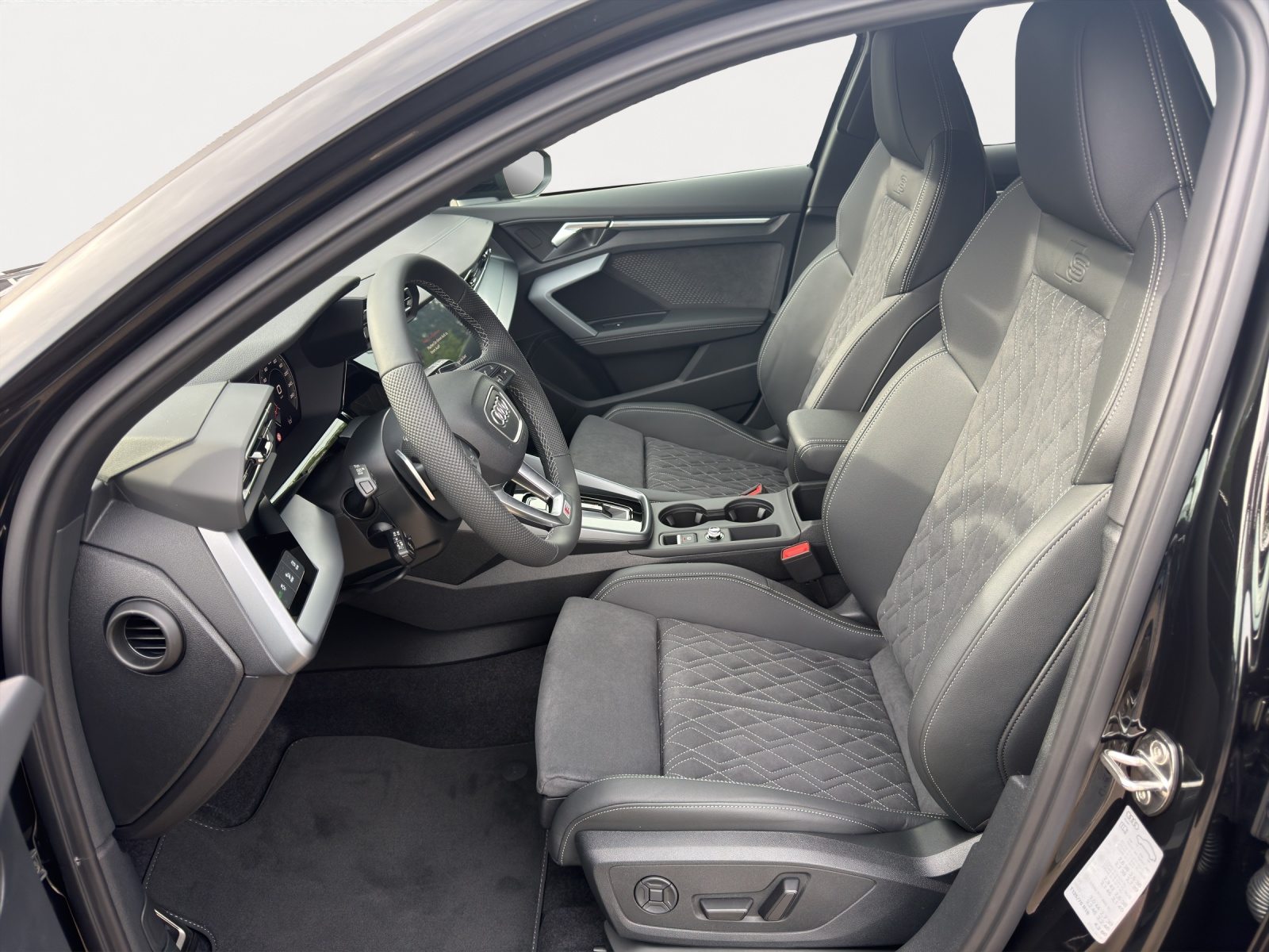 AUDI A3 Sportback TFSI 150 kW advanced, Essence, Voiture nouvelle, Automatique - 5