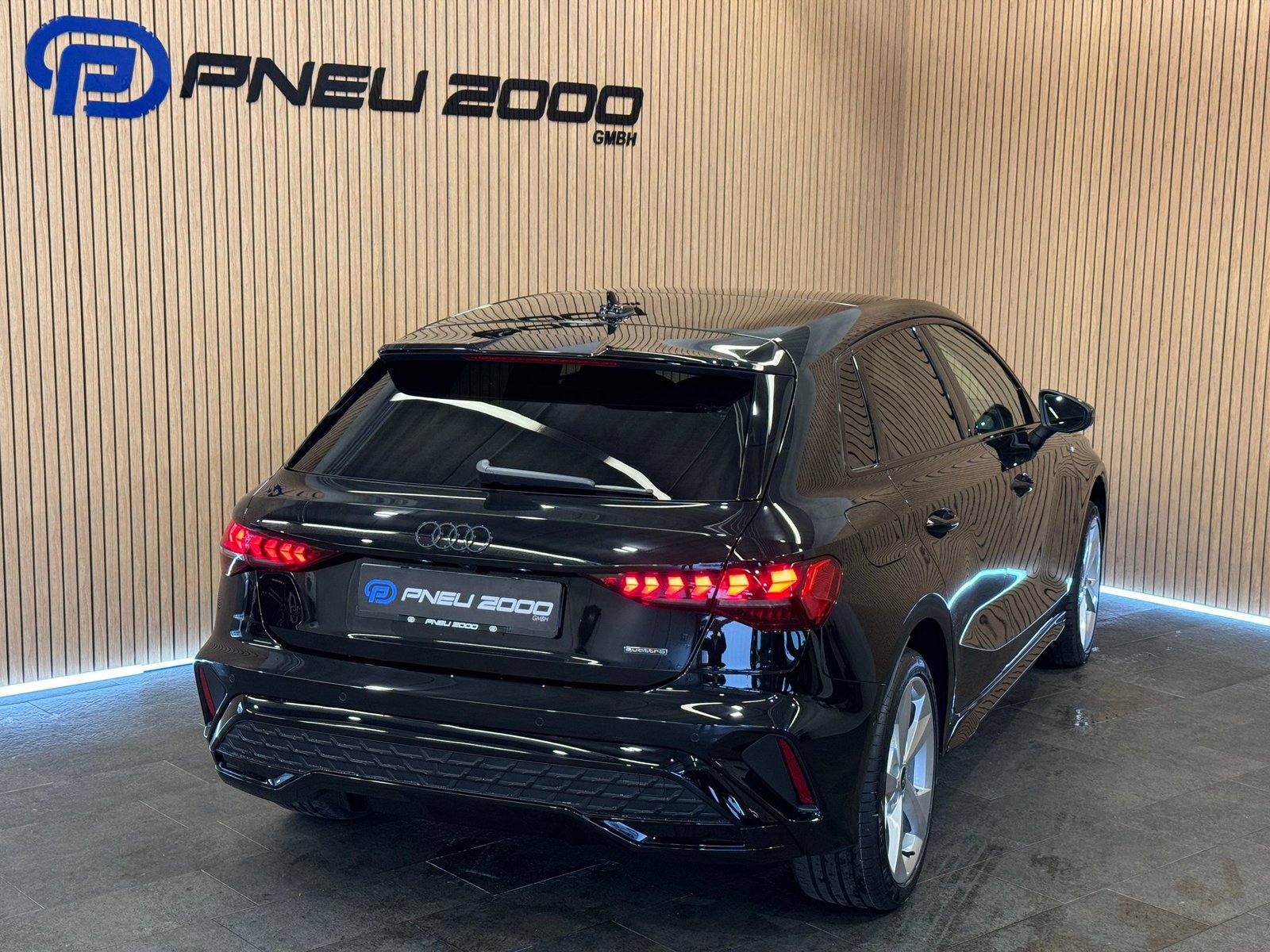 AUDI A3 Sportback TFSI 150 kW quattro S line S tronic, Essence, Voiture nouvelle, Automatique - 4