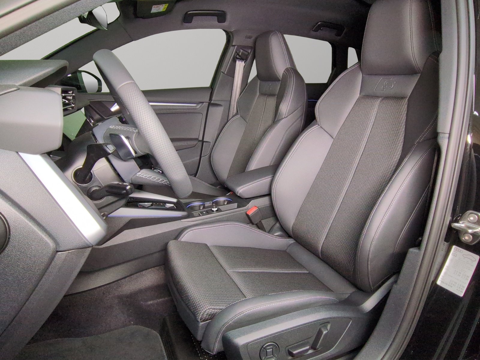 AUDI A3 Sportback 35 TFSI S line Attraction S-tronic, Mild-Hybrid Benzin/Elektro, Neuwagen, Automatik - 6