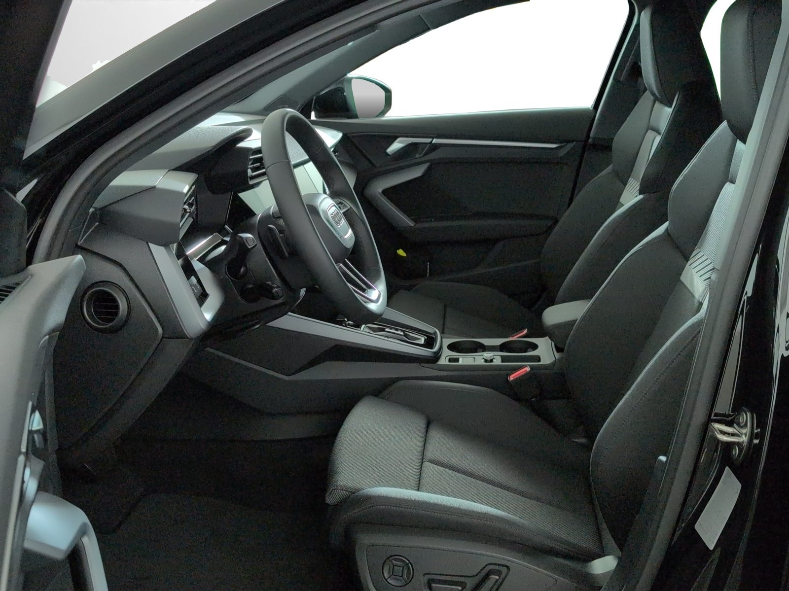 AUDI A3 Sportback TFSI 110 kW Attraction, Petrol, New car, Automatic - 6