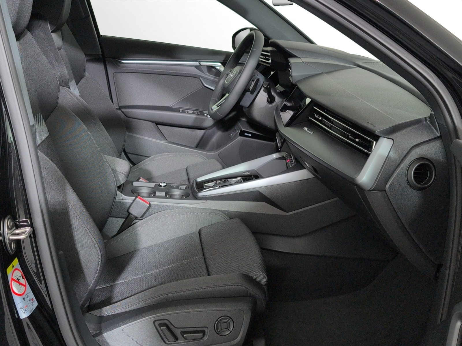 AUDI A3 Sportback TFSI 110 kW Attraction, Petrol, New car, Automatic - 7