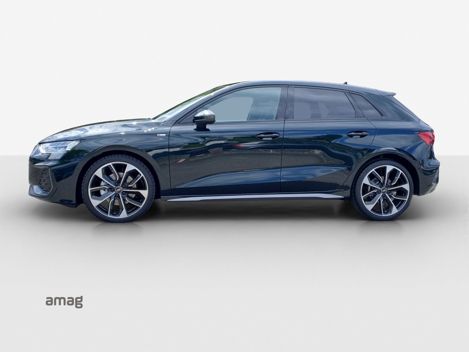 AUDI A3 Sportback TFSI 110 kW S line Attraction, Benzin, Neuwagen, Automatik - 2
