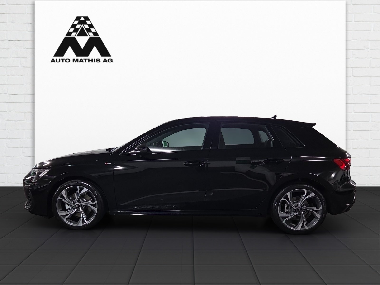 AUDI A3 Sportback TFSI 150 kW quattro S line S tronic, Petrol, New car, Automatic - 3