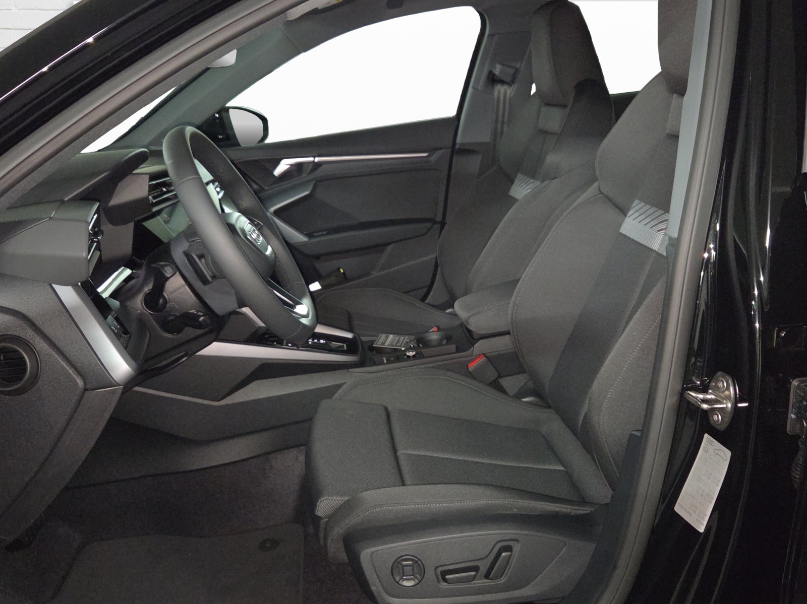 AUDI A3 Sportback TFSI 150 kW quattro S line S tronic, Petrol, New car, Automatic - 5