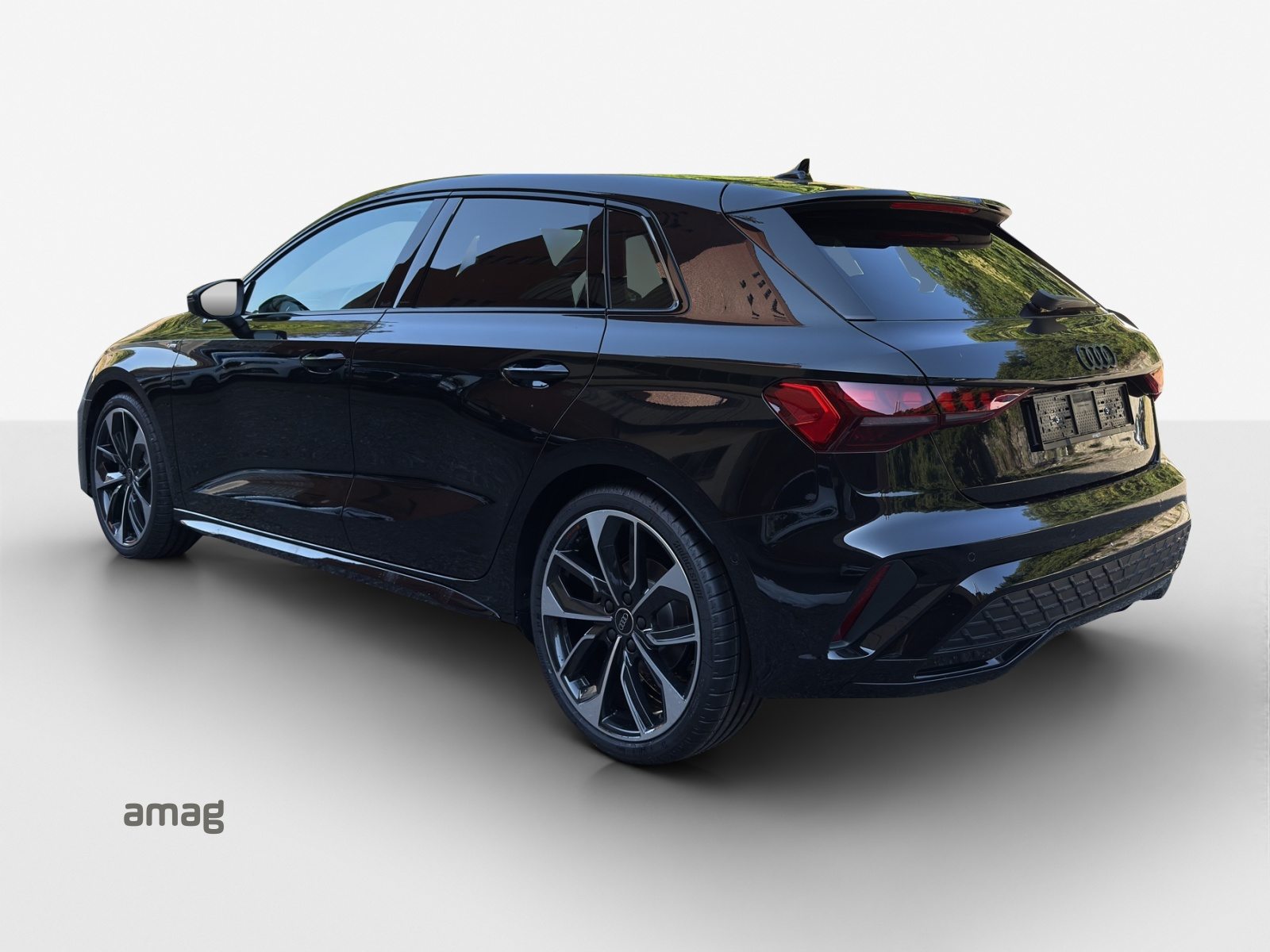 AUDI A3 Sportback TFSI 110 kW S line Attraction, Essence, Voiture nouvelle, Automatique - 3