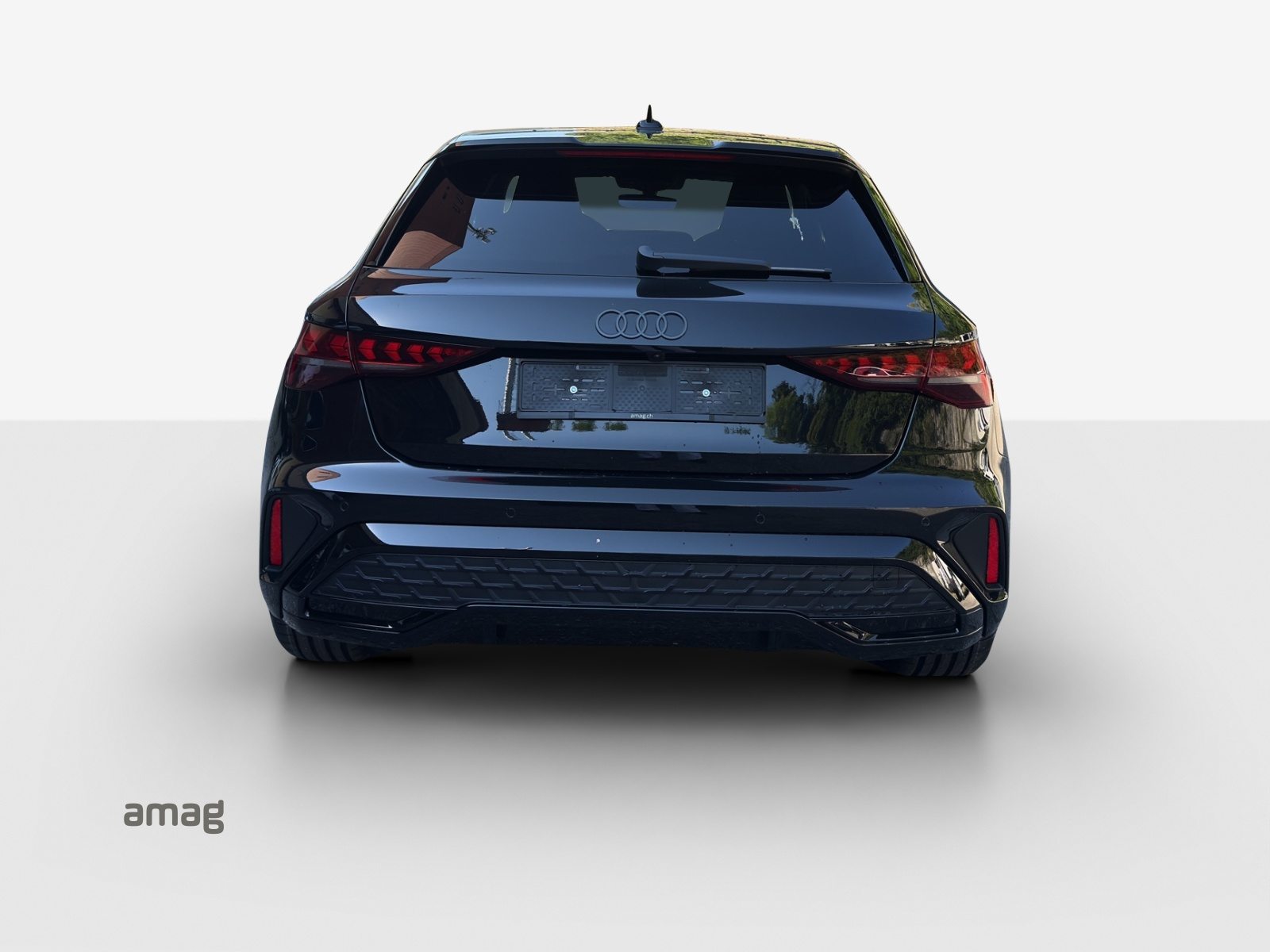 AUDI A3 Sportback TFSI 110 kW S line Attraction, Essence, Voiture nouvelle, Automatique - 4