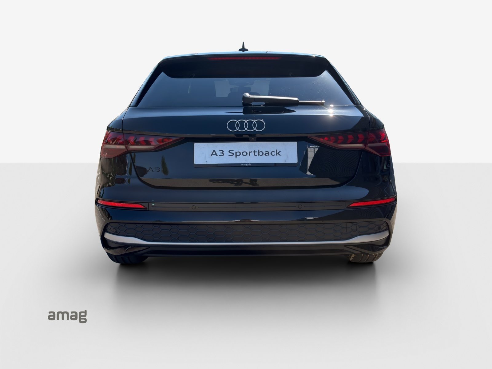 AUDI A3 Sportback TFSI 110 kW Attraction, Petrol, New car, Automatic - 4