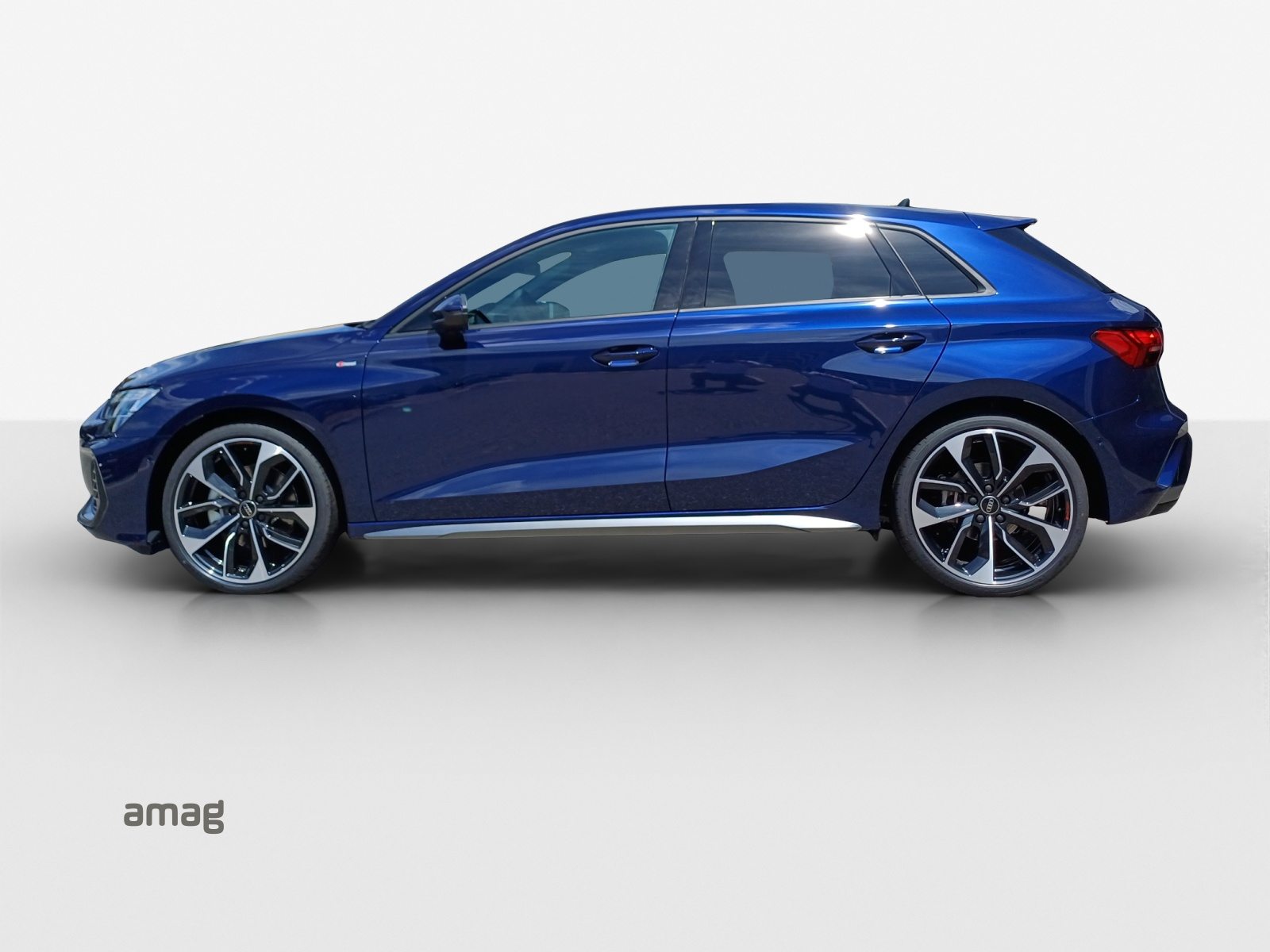 AUDI A3 Sportback TFSI 110 kW S line Attraction, Benzin, Neuwagen, Automatik - 2