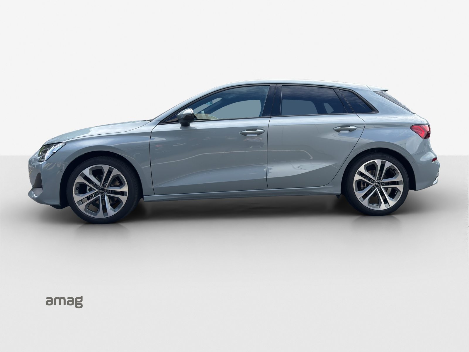 AUDI A3 Sportback TFSI 110 kW Attraction, Essence, Voiture nouvelle, Automatique - 2