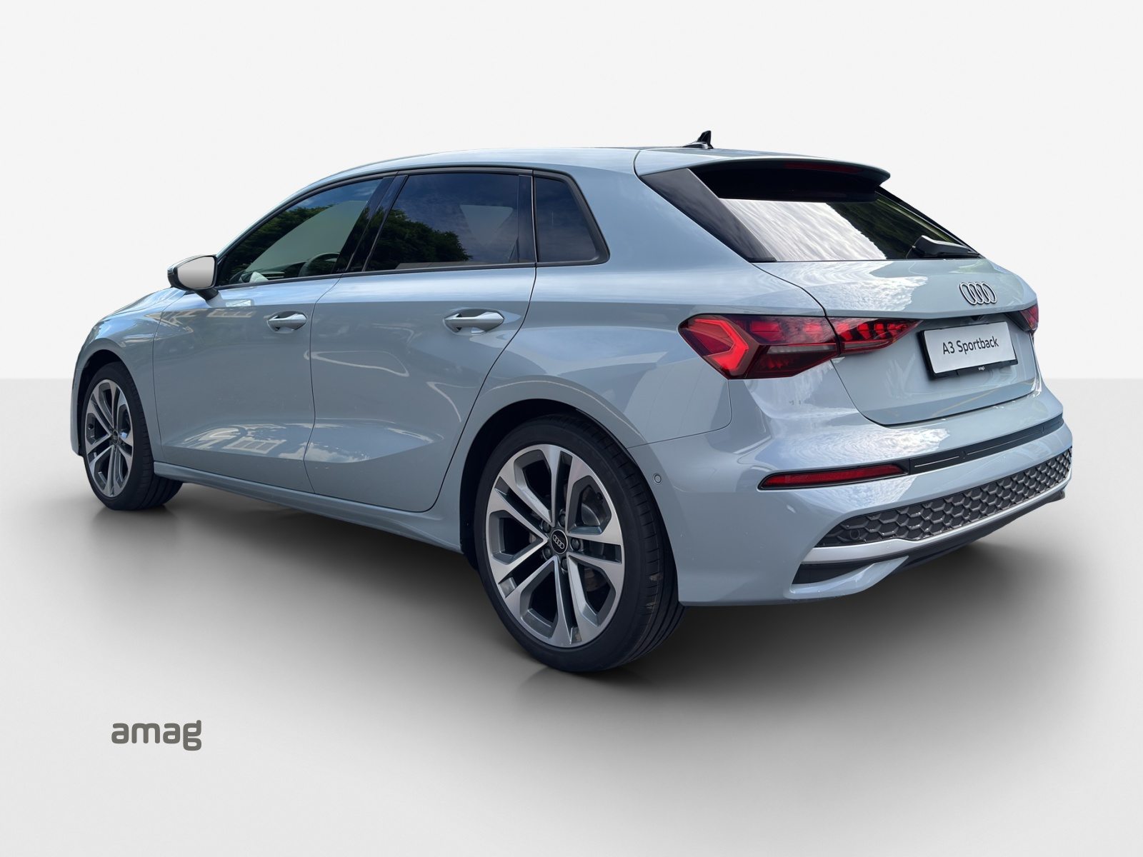 AUDI A3 Sportback TFSI 110 kW Attraction, Essence, Voiture nouvelle, Automatique - 3