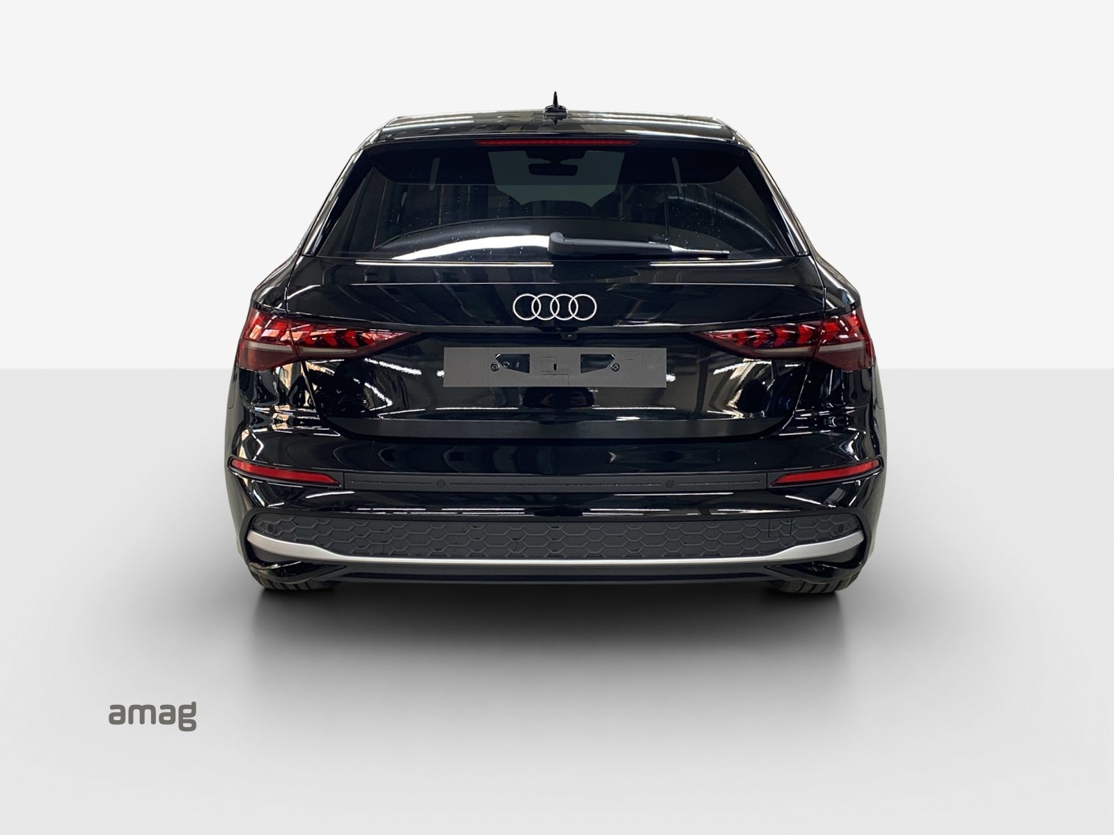 AUDI A3 Sportback TFSI 110 kW Attraction, Petrol, New car, Automatic - 4