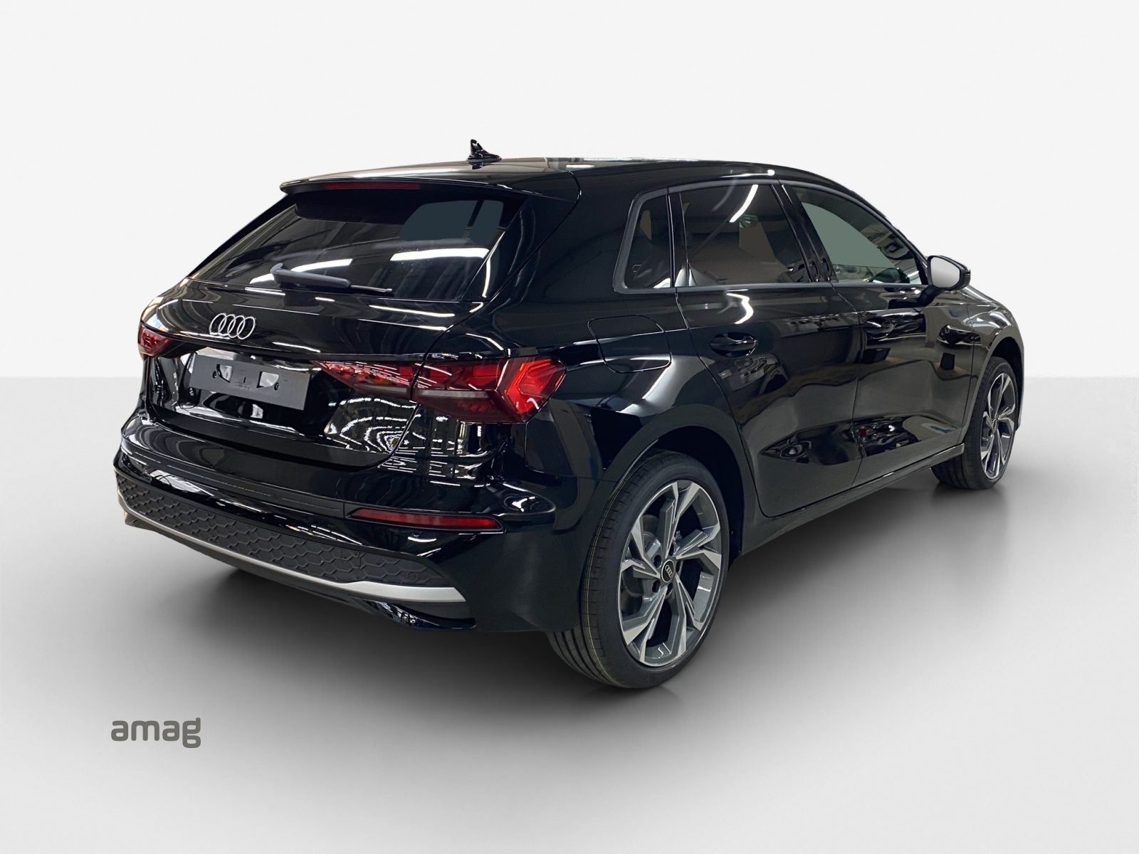 AUDI A3 Sportback TFSI 110 kW Attraction, Petrol, New car, Automatic - 5