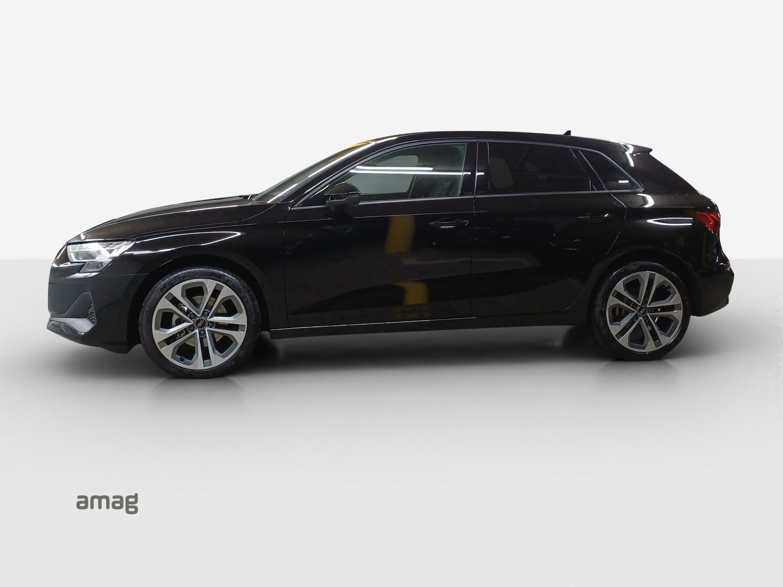 AUDI A3 Sportback TFSI 110 kW Attraction, Benzin, Neuwagen, Automatik - 2