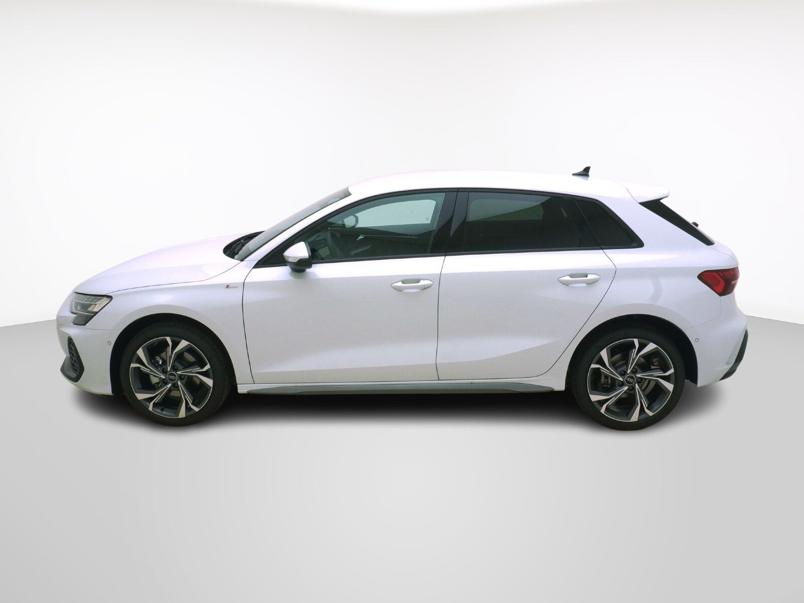 AUDI A3 Sportback 1.5 35 TFSI S line S-Tronic, Hybride Leggero Benzina/Elettrica, Auto nuove, Automatico - 2