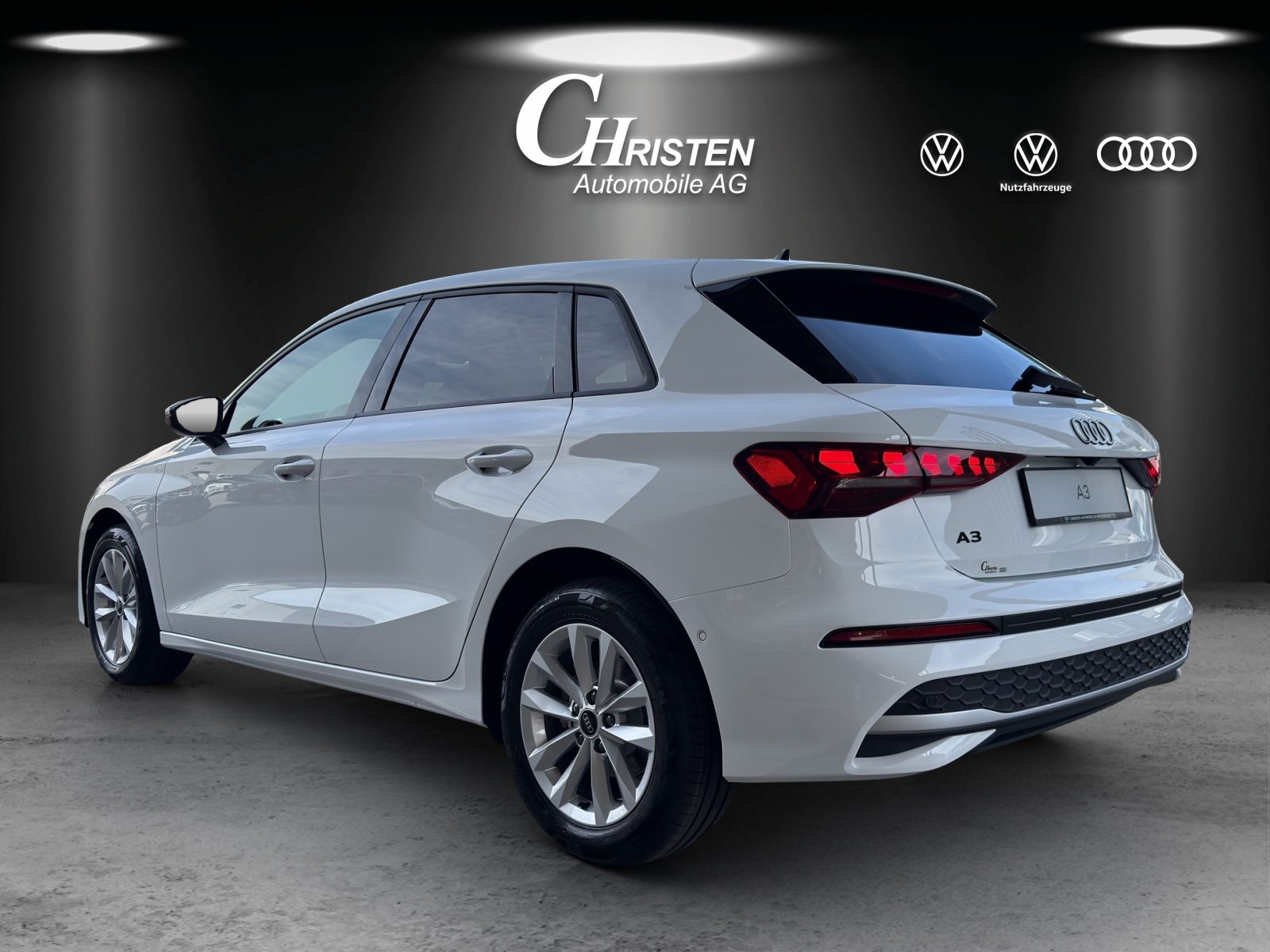 AUDI A3 Sportback TFSI 110 kW Attraction, Petrol, New car, Automatic - 4