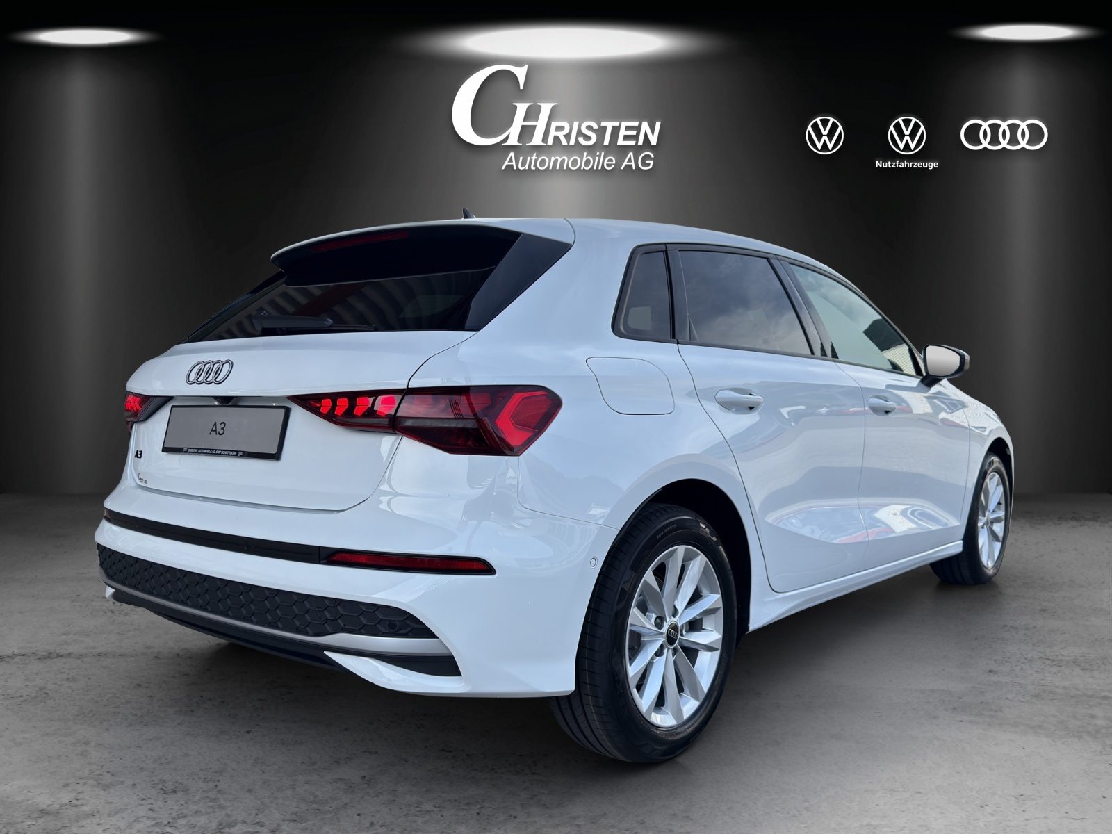 AUDI A3 Sportback TFSI 110 kW Attraction, Petrol, New car, Automatic - 6