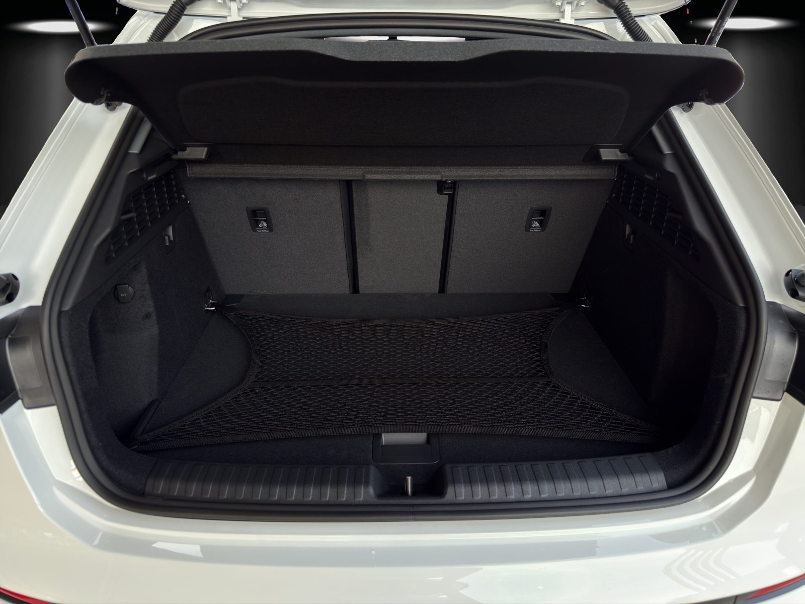 AUDI A3 Sportback TFSI 110 kW Attraction, Petrol, New car, Automatic - 7