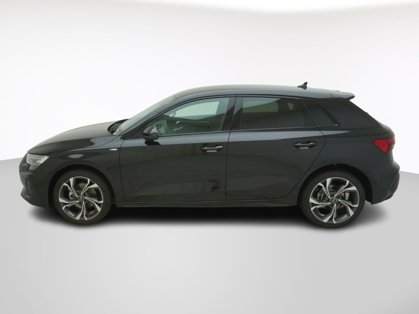 AUDI A3 Sportback 1.5 35 TFSI S line S-Tronic, Mild-Hybrid Benzin/Elektro, Neuwagen, Automatik - 2