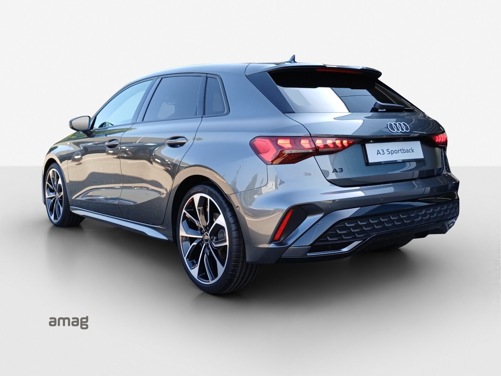 AUDI A3 Sportback TFSI 110 kW S line Attraction, Benzin, Neuwagen, Automatik - 3