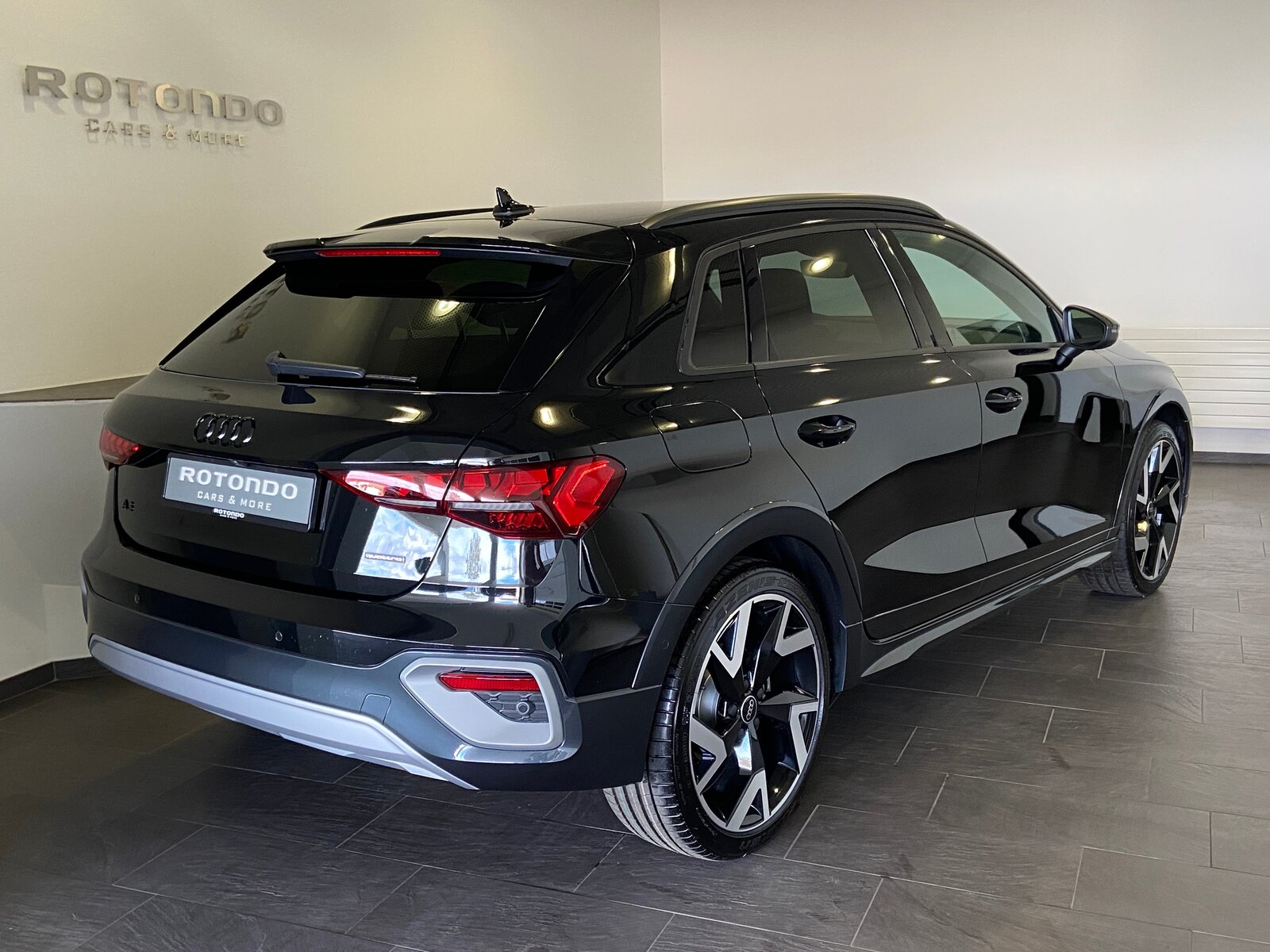 AUDI A3 allstreet TFSI quattro S tronic S-Line, Benzin, Neuwagen, Automatik - 2