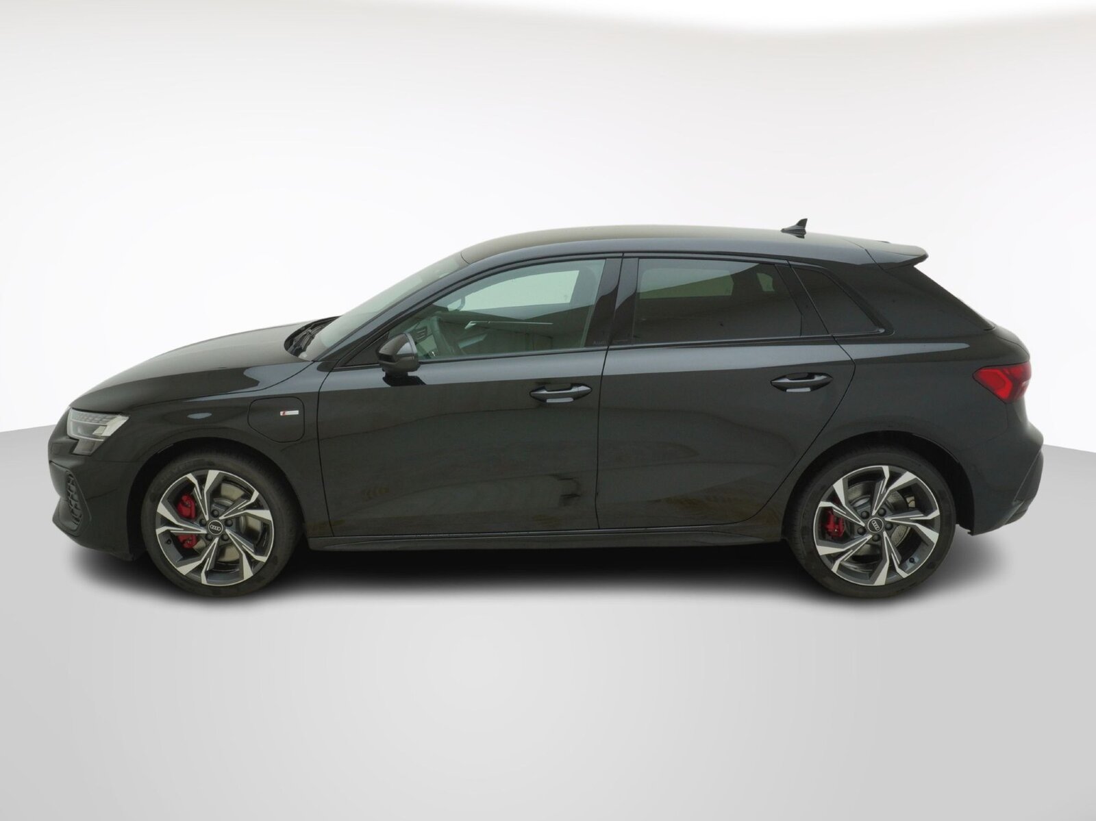 AUDI A3 Sportback 1.5 45 TFSI Plug-in-Hybrid S Line S-Tronic, Hybride Rechargeable Essence/Électricité, Voiture nouvelle, Automatique - 2