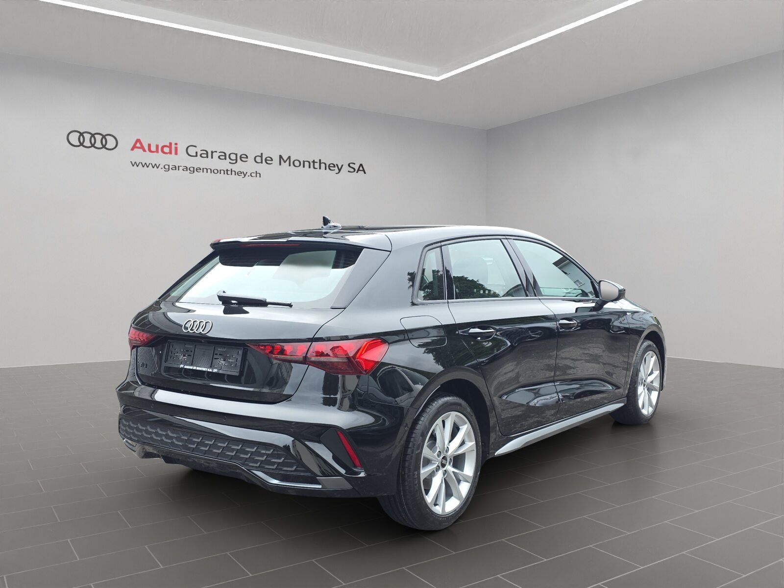 AUDI A3 Sportback TFSI 85 kW S line Ambition, Benzina, Auto nuove, Automatico - 4